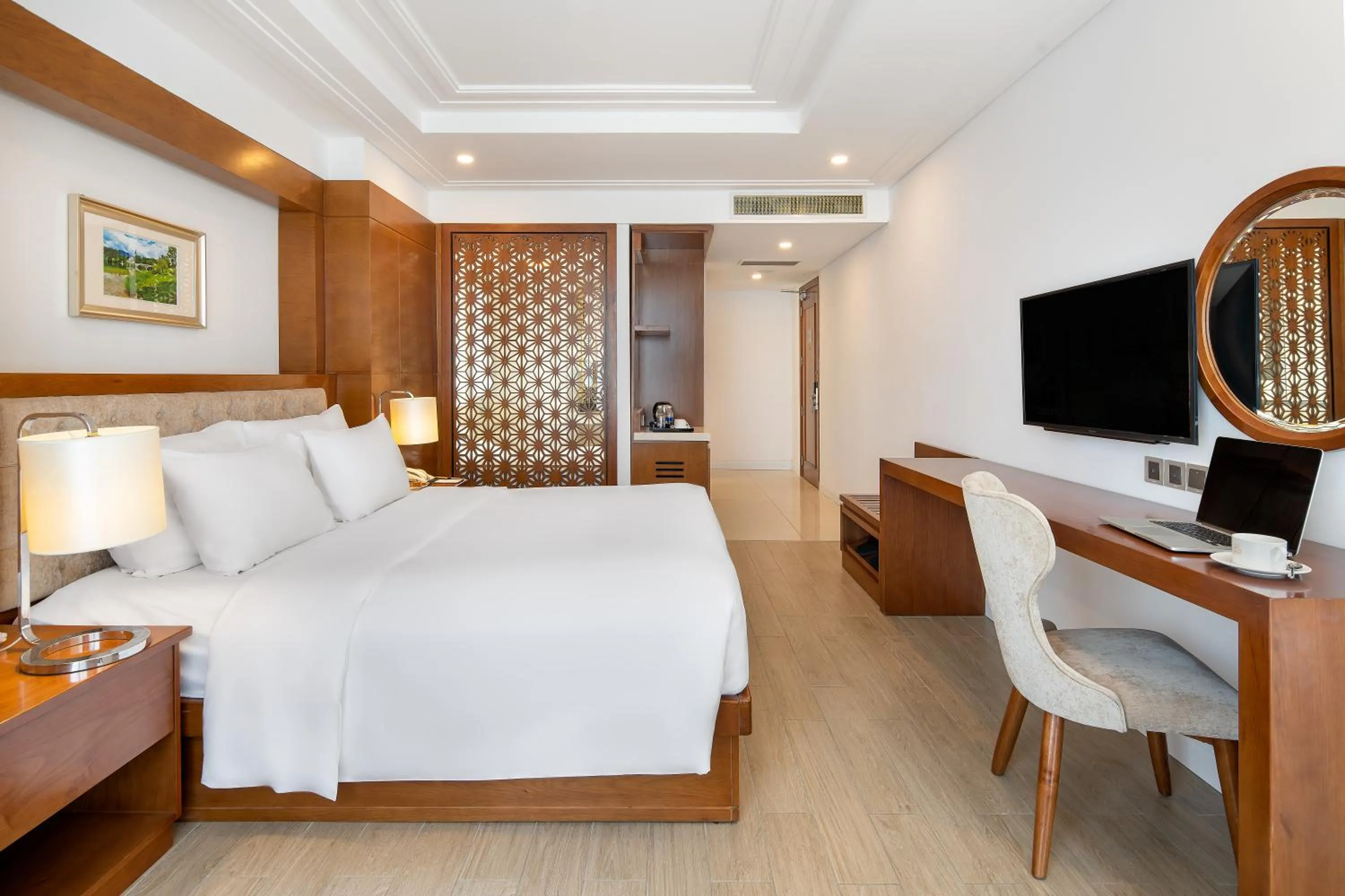 Photo of the whole room, Bed in Paris Deli Danang Beach Hotel