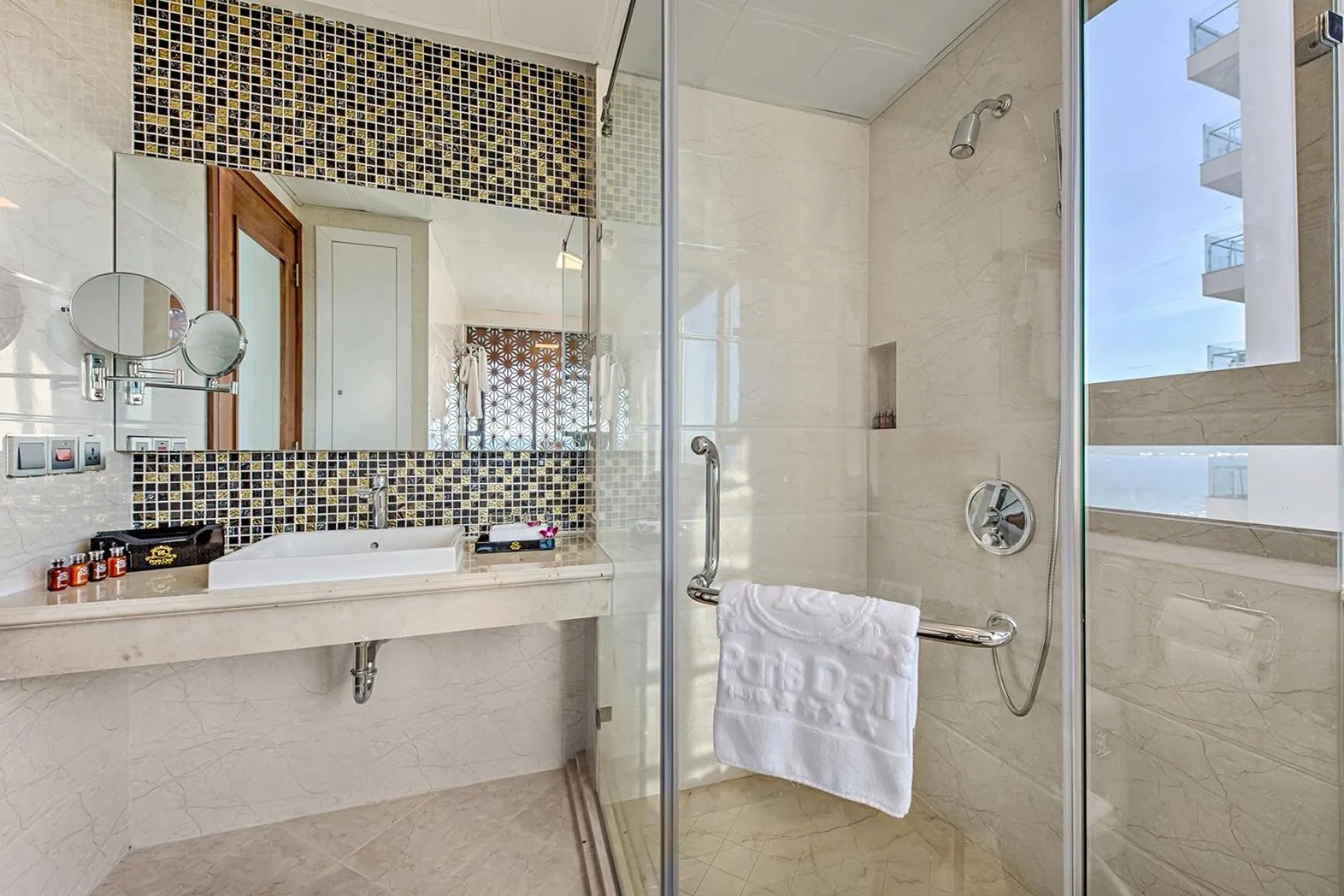 Bathroom in Paris Deli Danang Beach Hotel