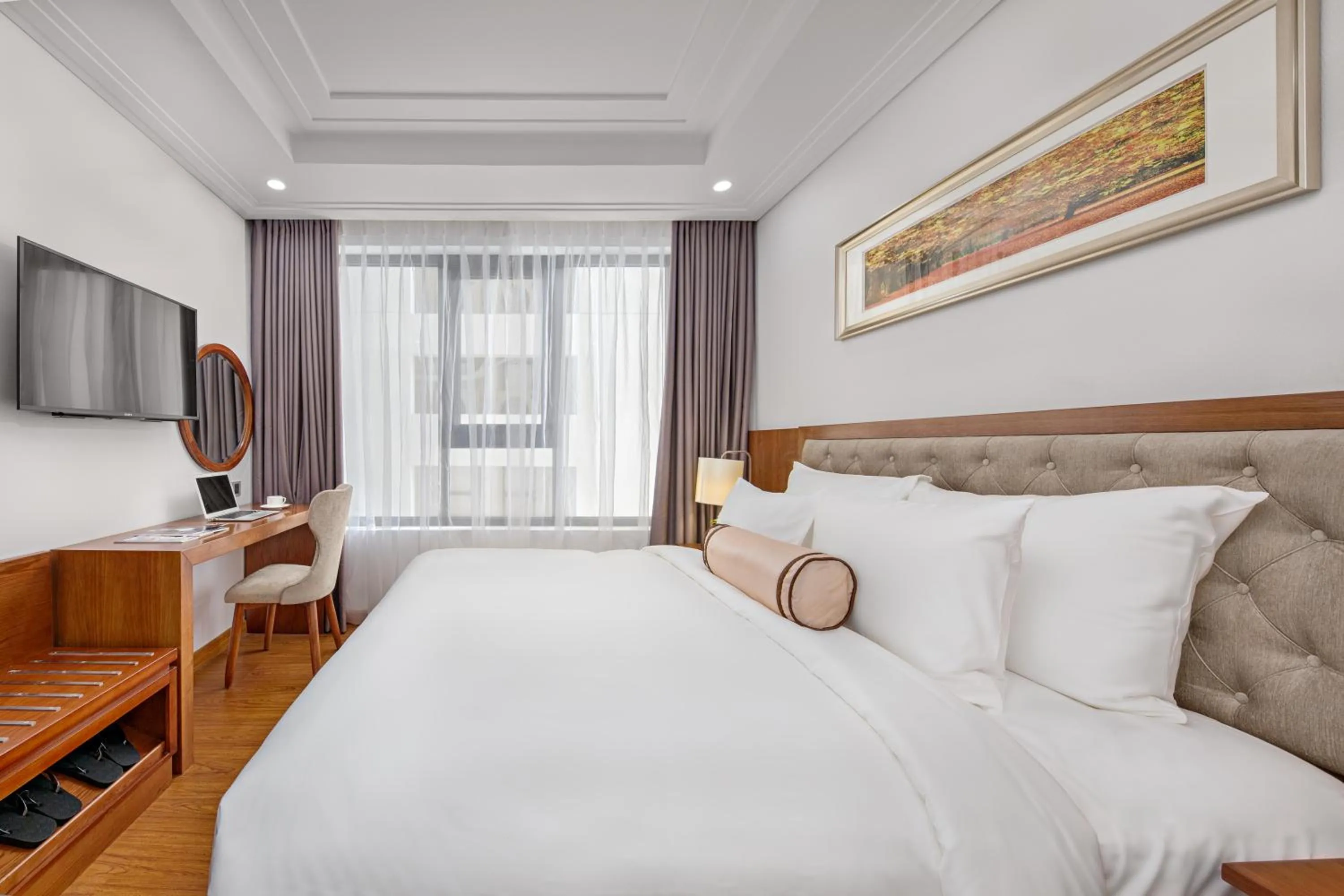 Bedroom, Bed in Paris Deli Danang Beach Hotel