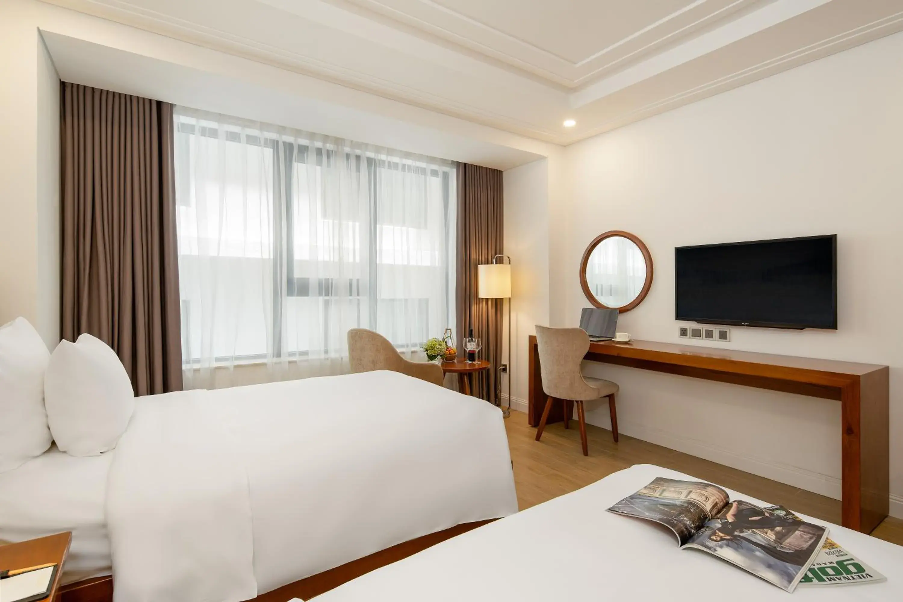 Superior Twin Room in Paris Deli Danang Beach Hotel Superior Twin Room in Paris Deli Danang Beach Hotel