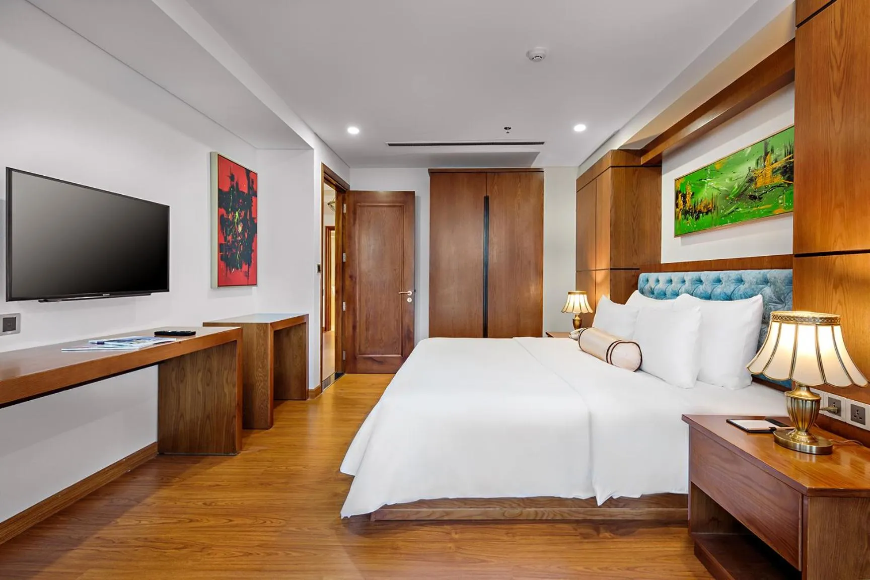 Bathroom, Bed in Paris Deli Danang Beach Hotel