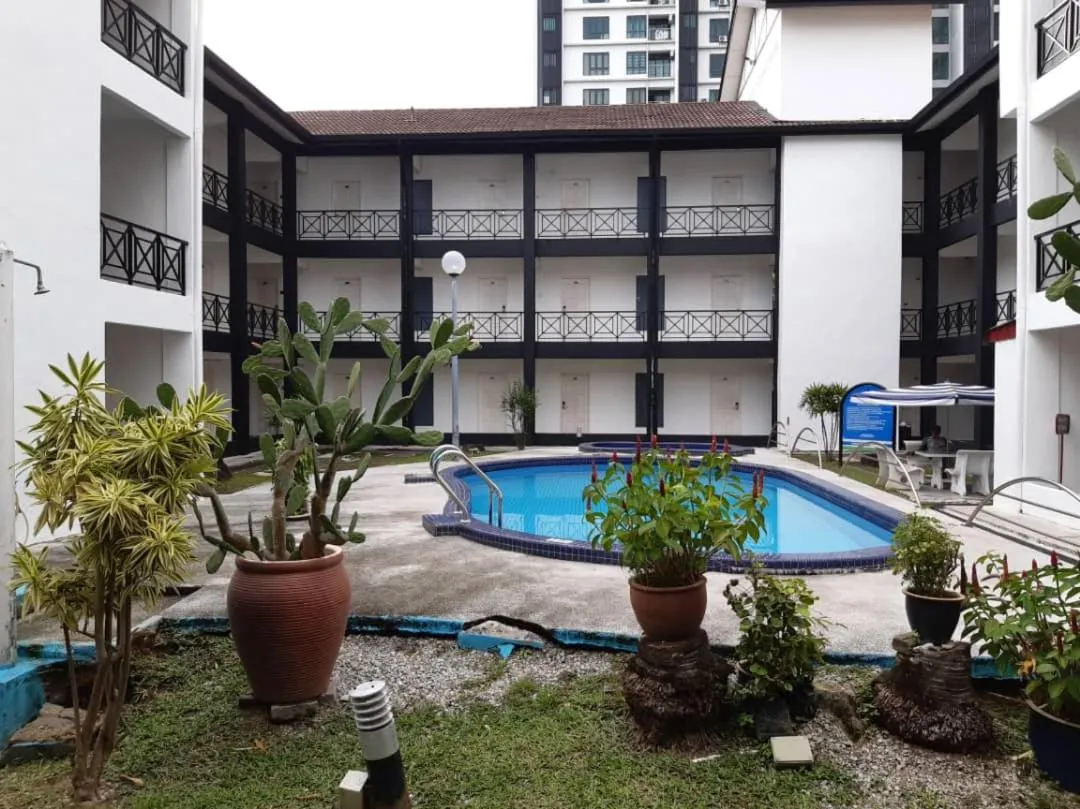 Swimming pool in Hotel Seri Malaysia Pulau Pinang