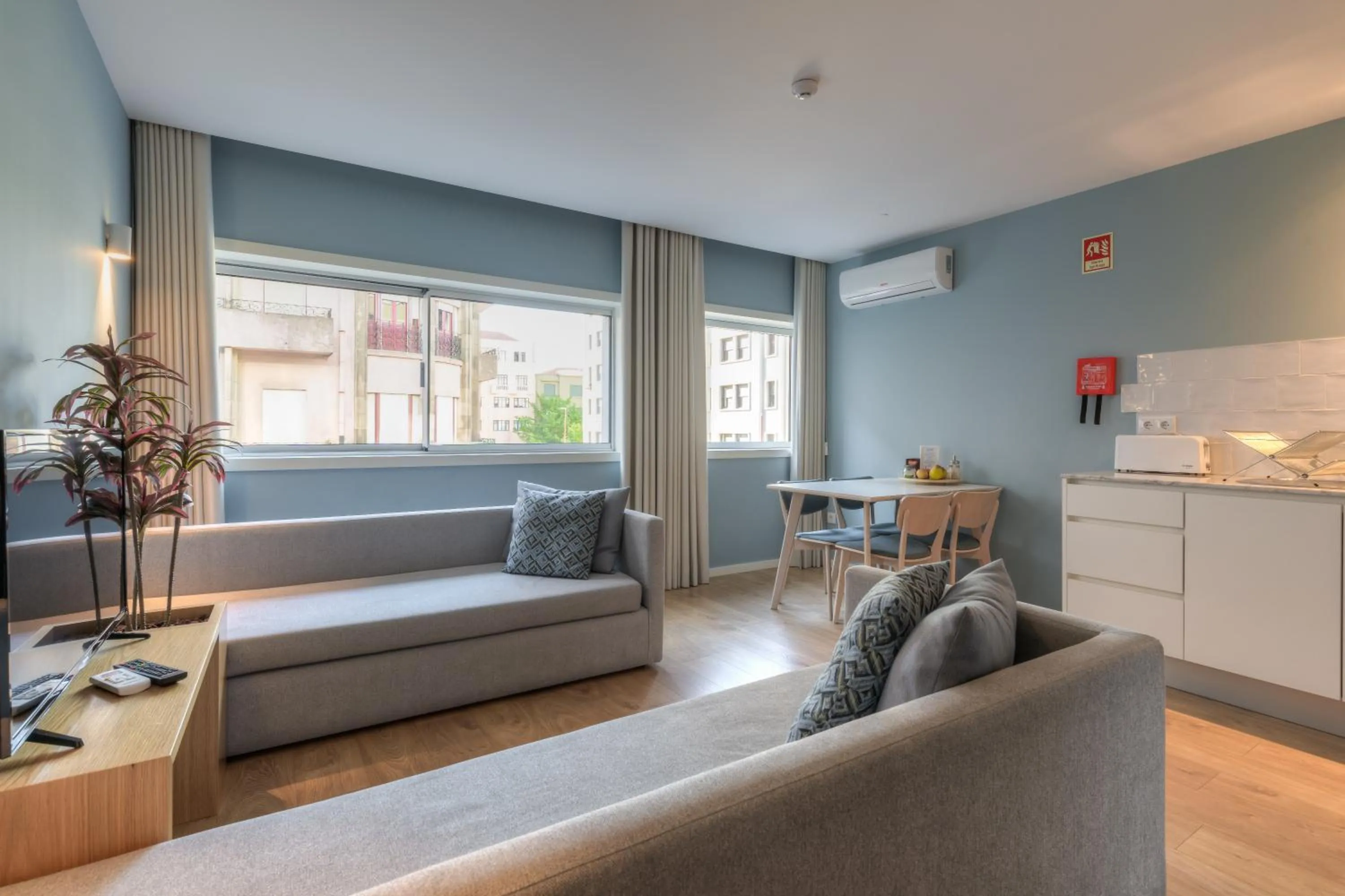 Spot Family Apartments