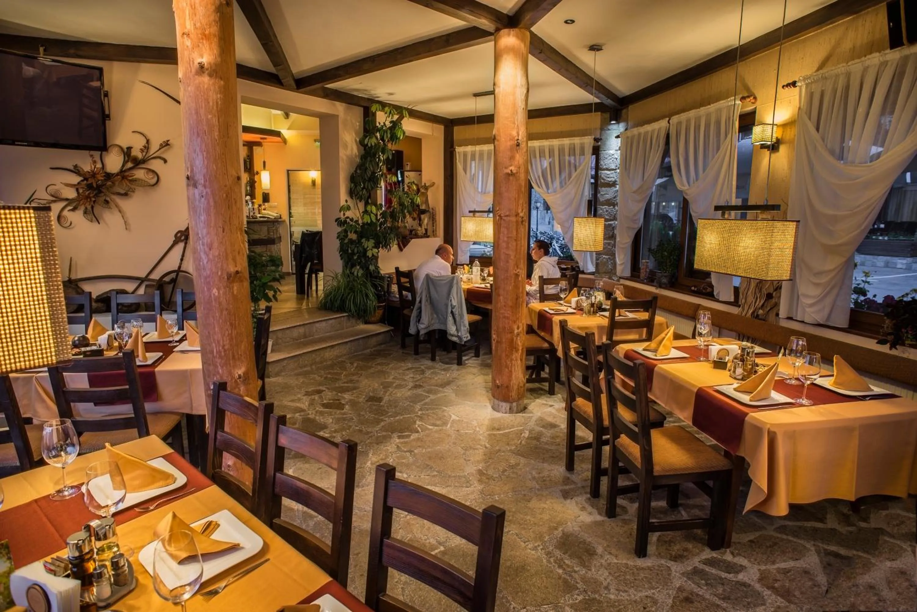 Restaurant/places to eat in Family Hotel Eterno