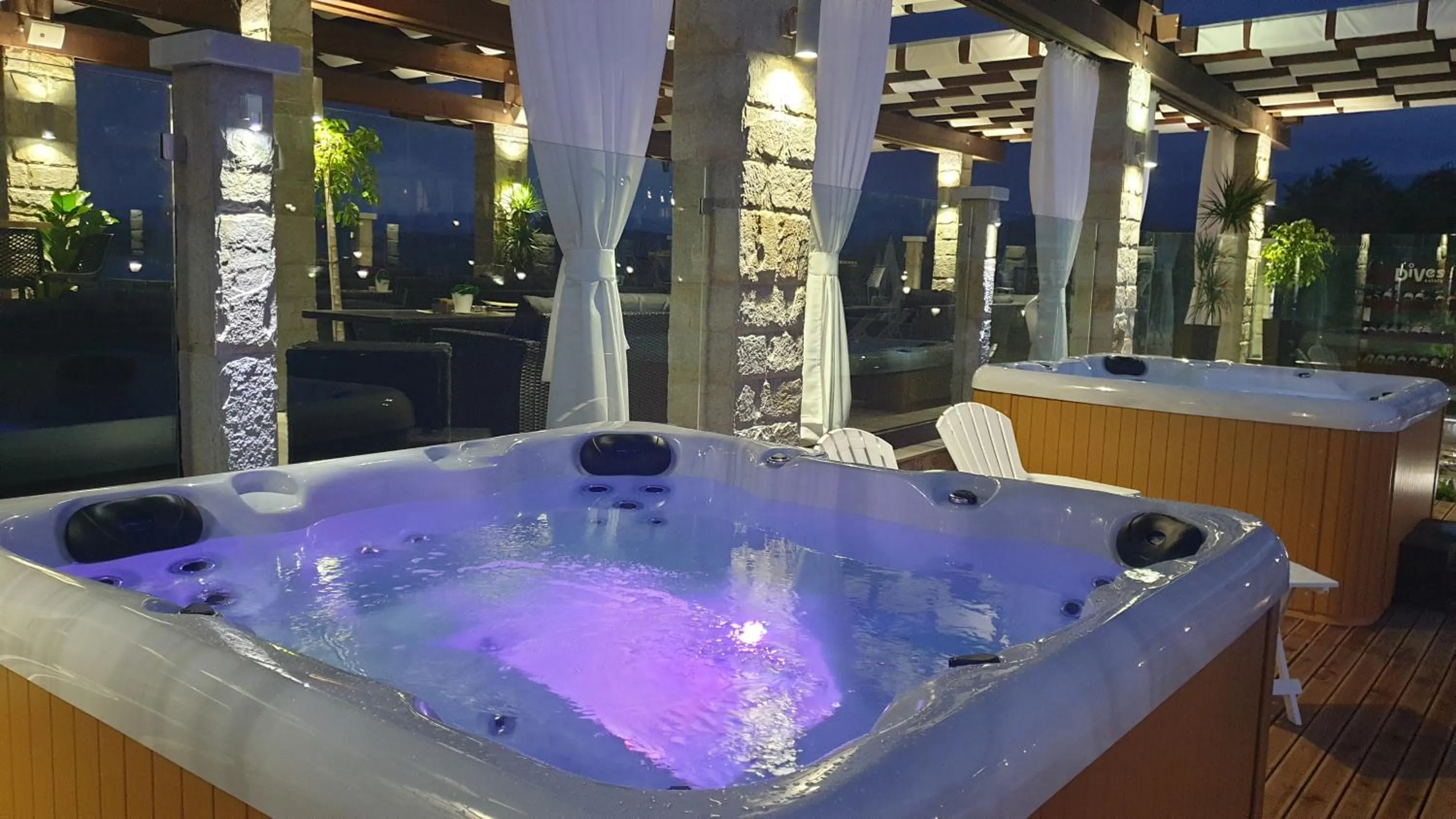 Hot Tub in Family Hotel Eterno