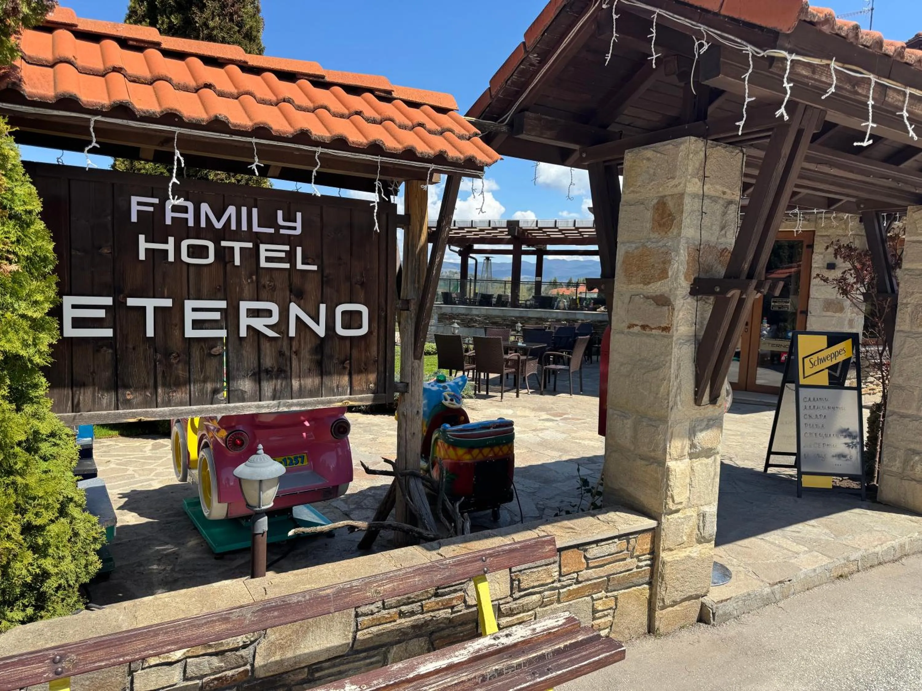 Facade/entrance in Family Hotel Eterno