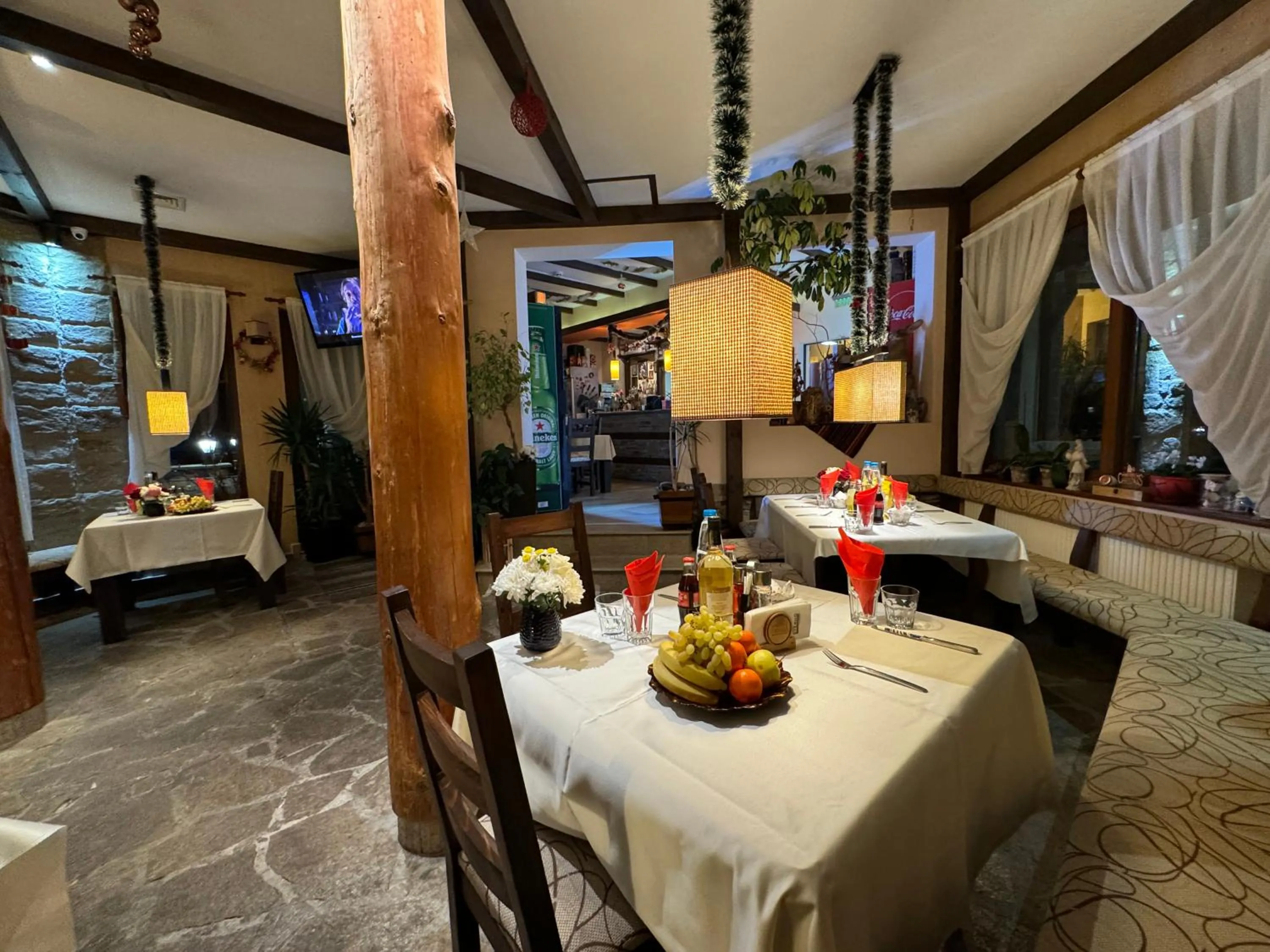 Restaurant/places to eat in Family Hotel Eterno