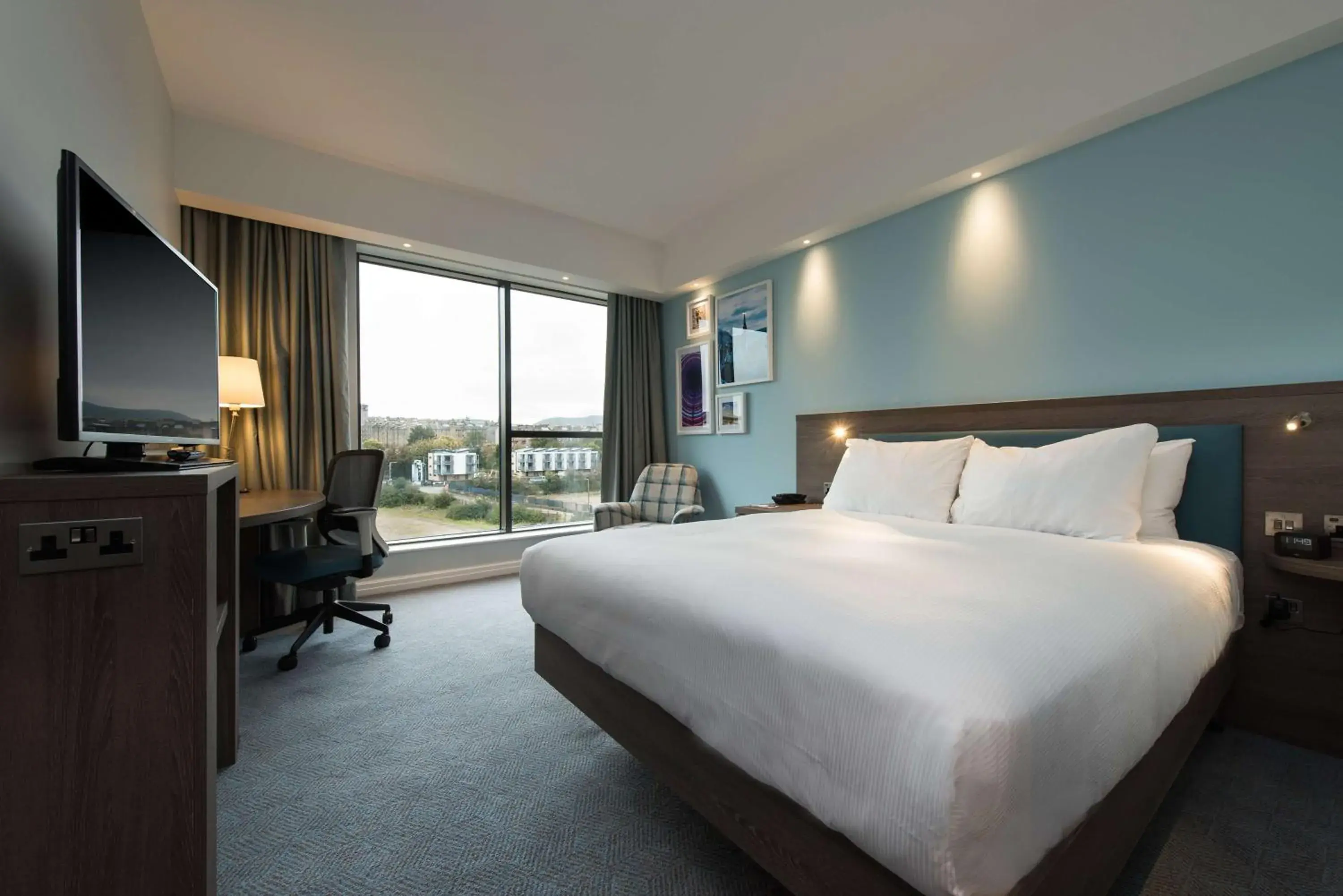 Queen Room in Hampton By Hilton Edinburgh West End Queen Room in Hampton By Hilton Edinburgh West End