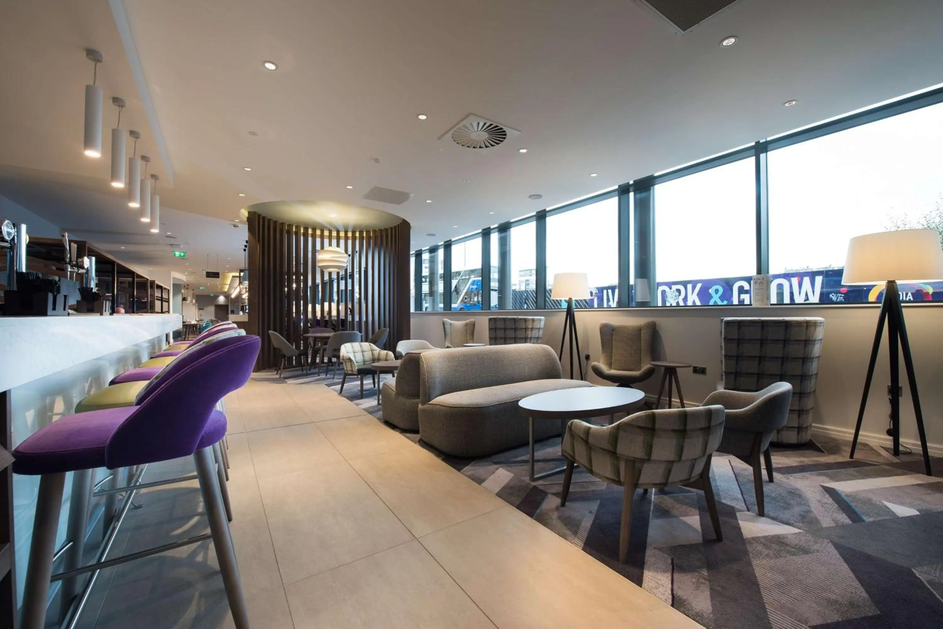 Lounge or bar in Hampton By Hilton Edinburgh West End