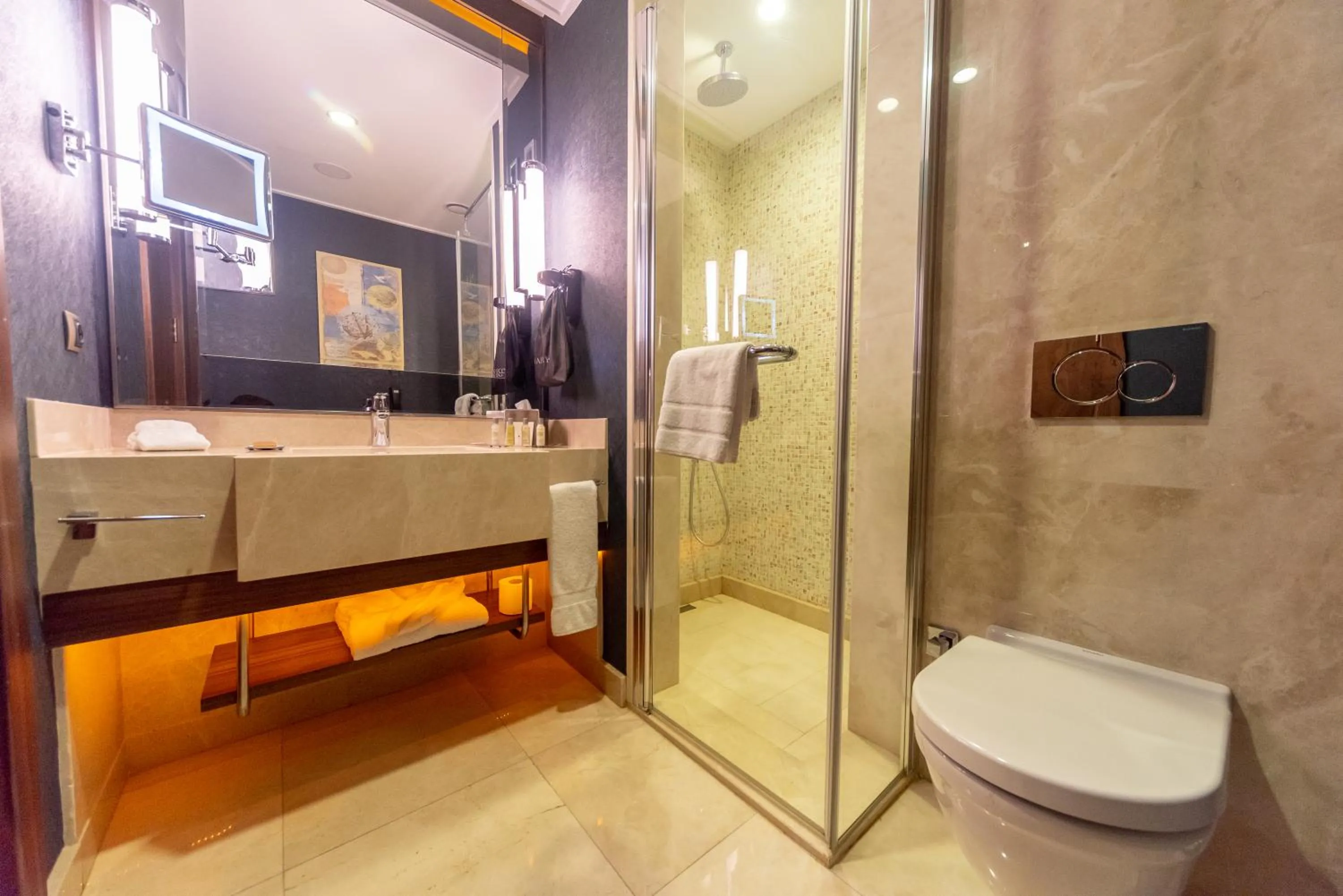 Bathroom in Doubletree By Hilton Istanbul Topkapi