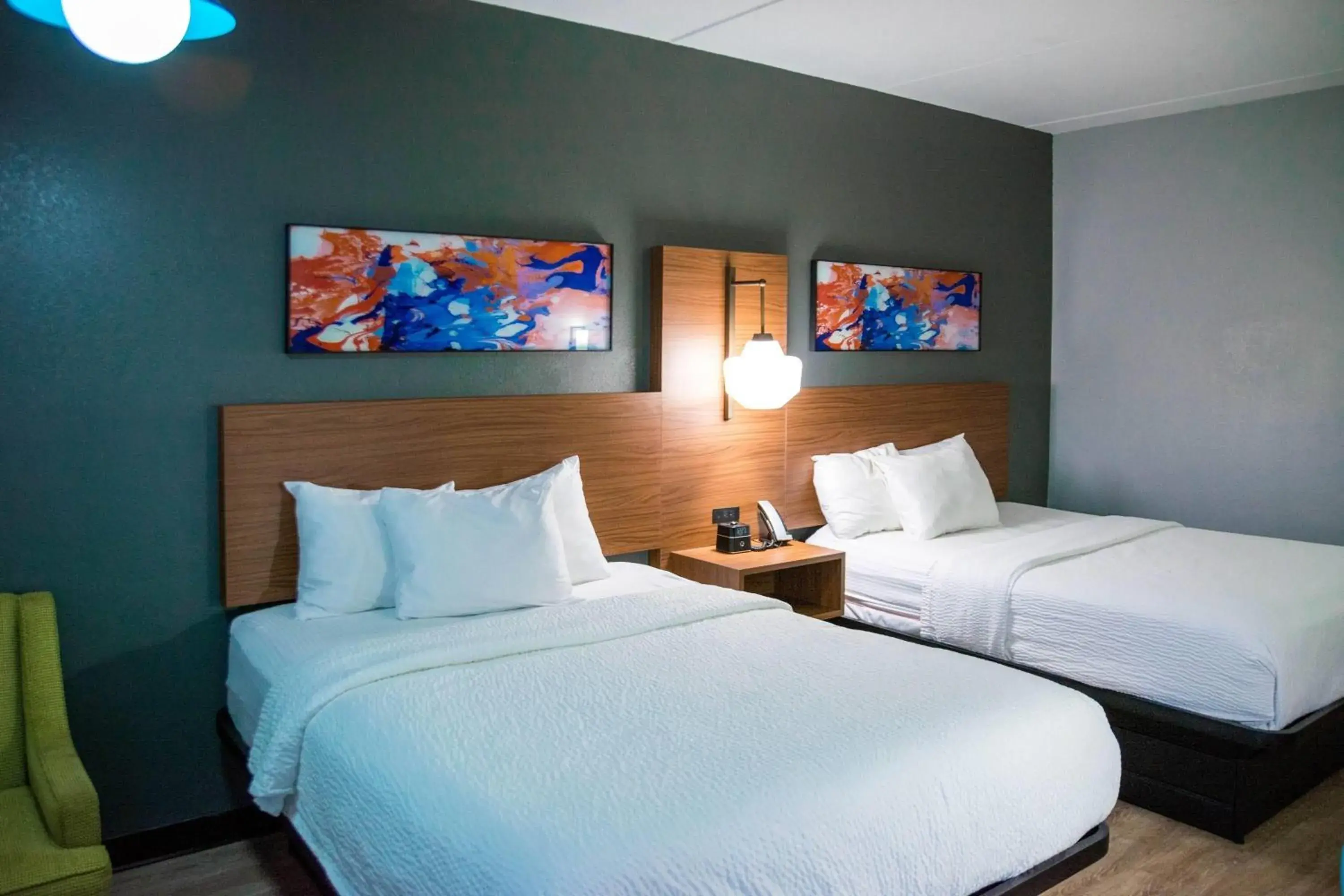 Queen Room with Two Queen Beds and Bathtub - Non-Smoking in La Quinta Inn & Suites by Wyndham Fayetteville I-95 Queen Room with Two Queen Beds and Bathtub - Non-Smoking in La Quinta Inn & Suites by Wyndham Fayetteville I-95