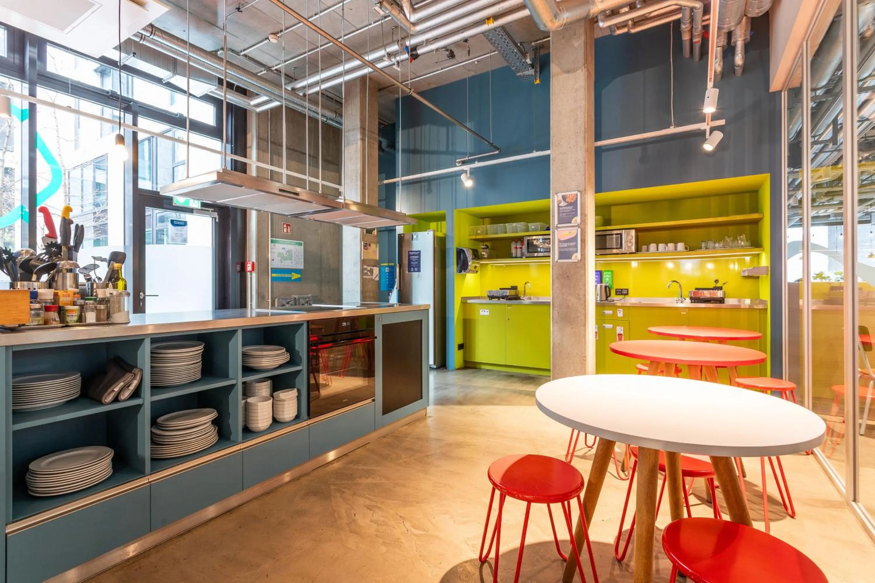 kitchen in MEININGER Hotel Berlin East Side Gallery