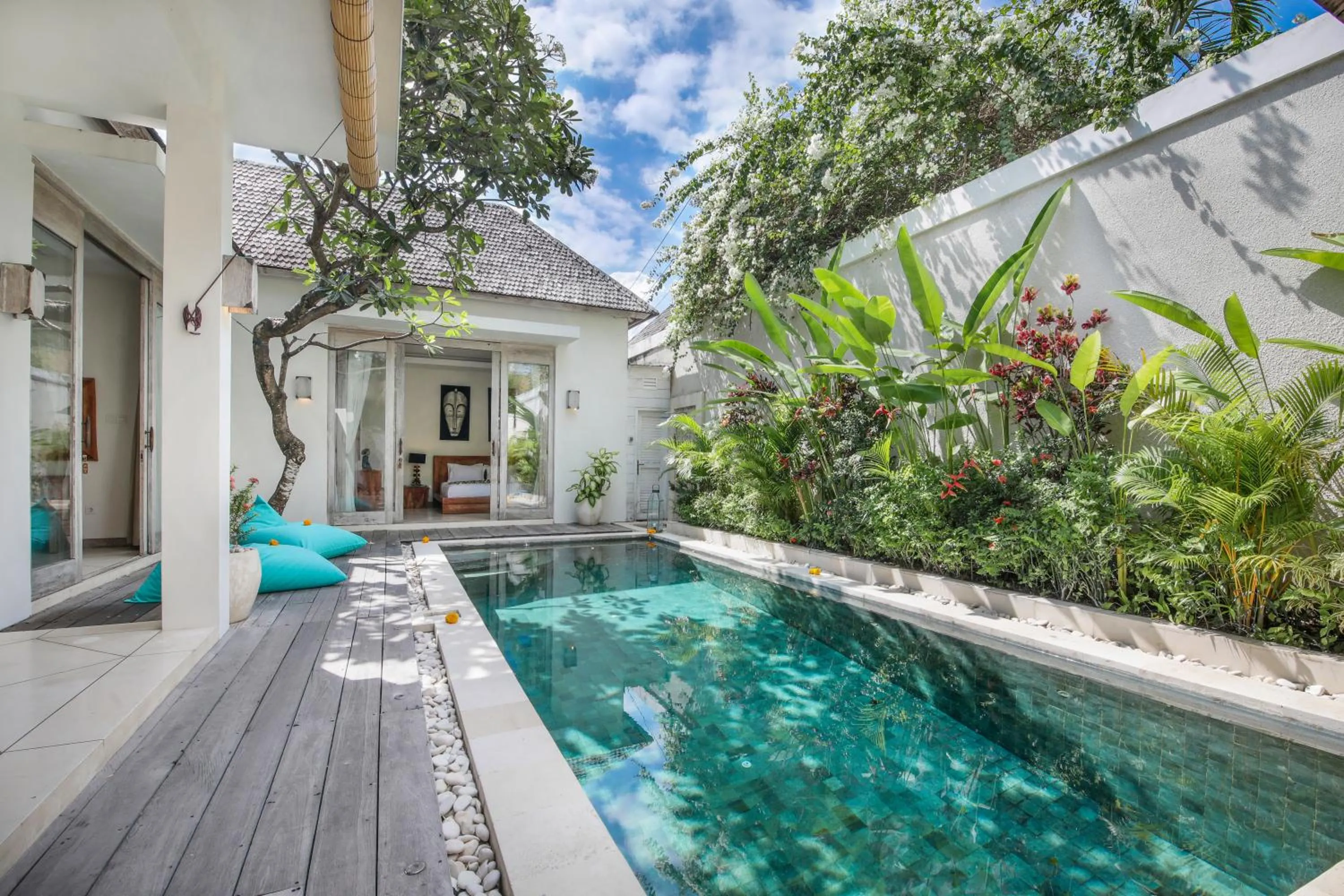 Swimming pool in Villa Safari