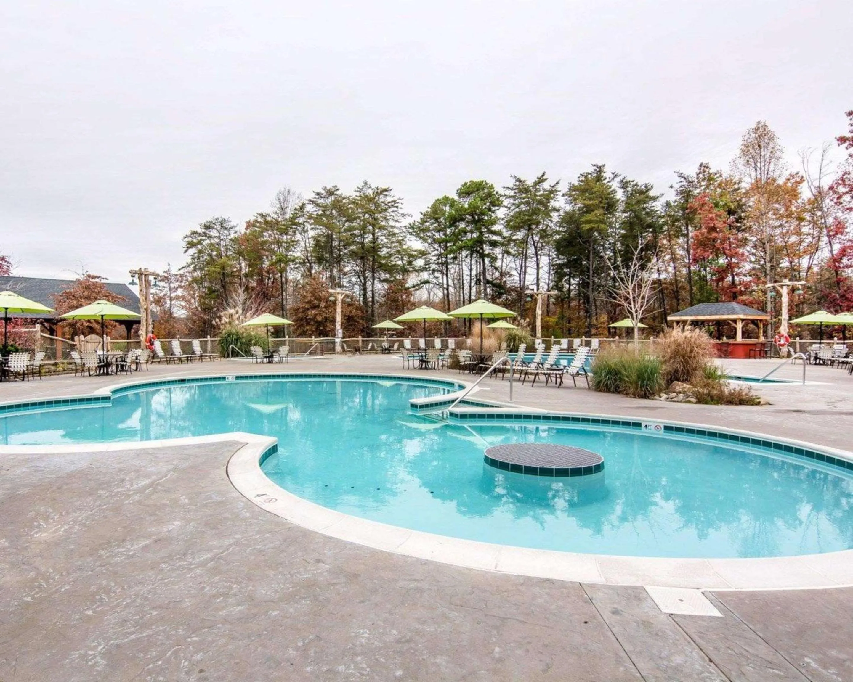 Swimming pool in Bluegreen Vacations Shenandoah Crossing, an Ascend Collection Resort