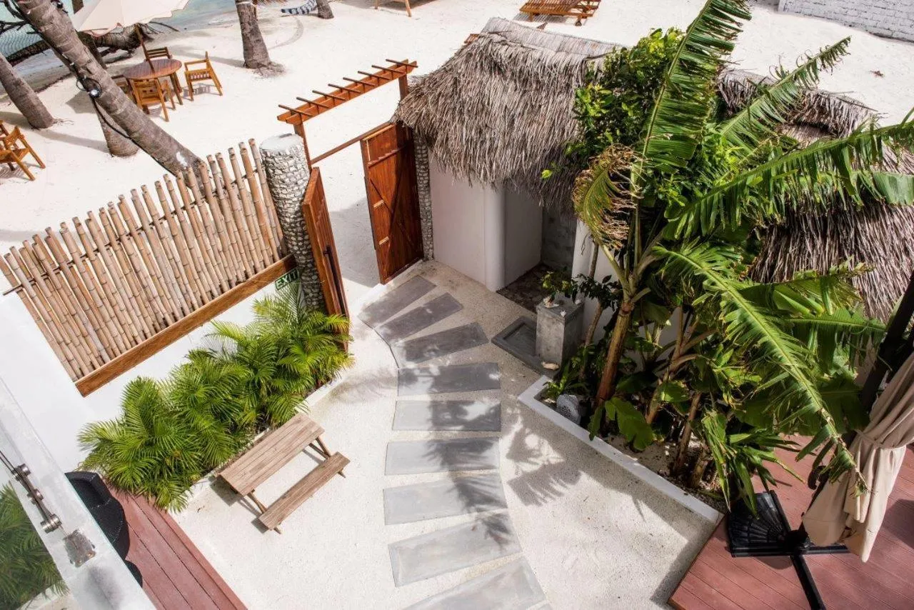 Facade/entrance in Veli Vilaa