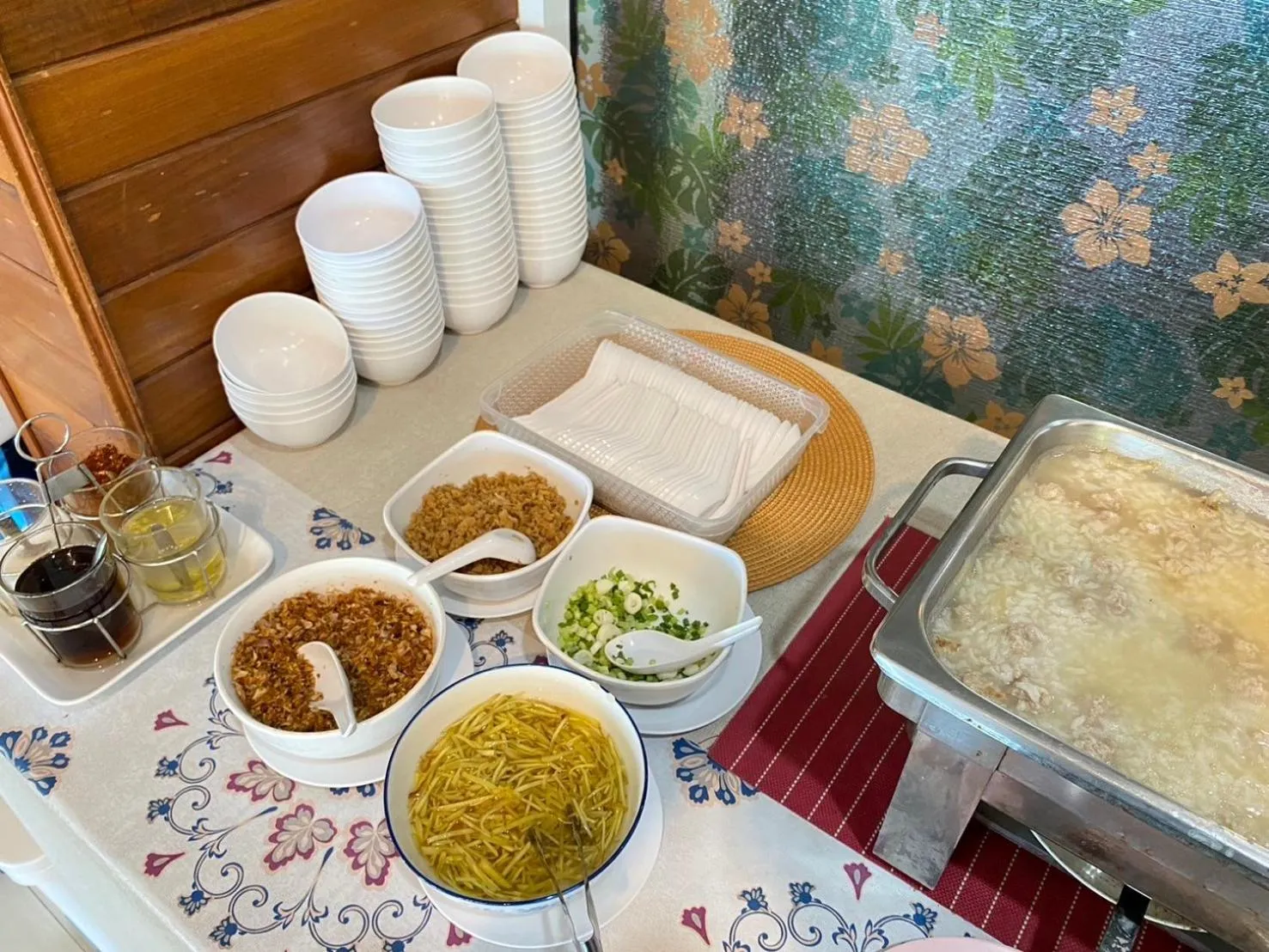 Restaurant/places to eat in Chaophayathara Riverside Hotel