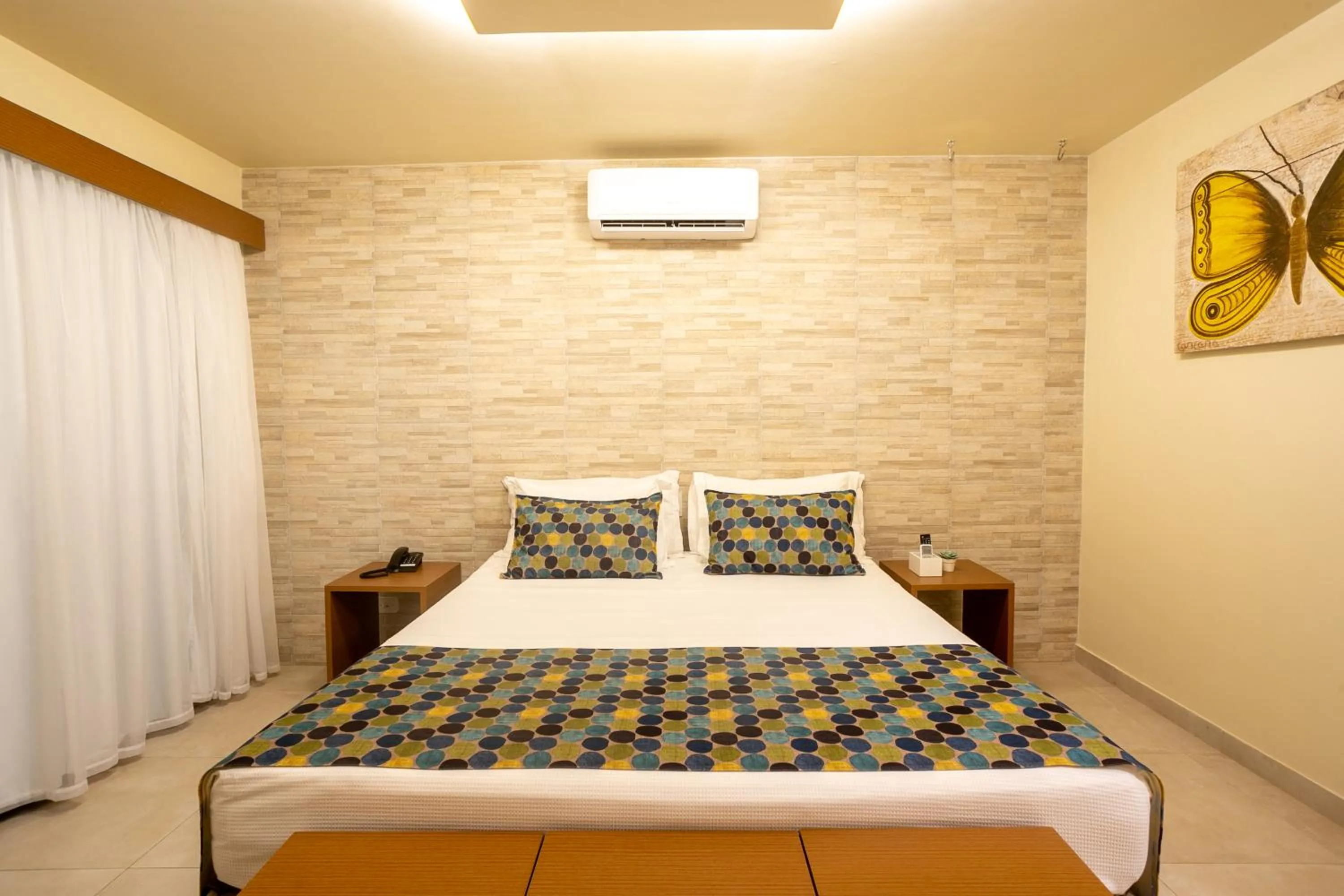 Photo of the whole room, Bed in Pousada Tabapitanga