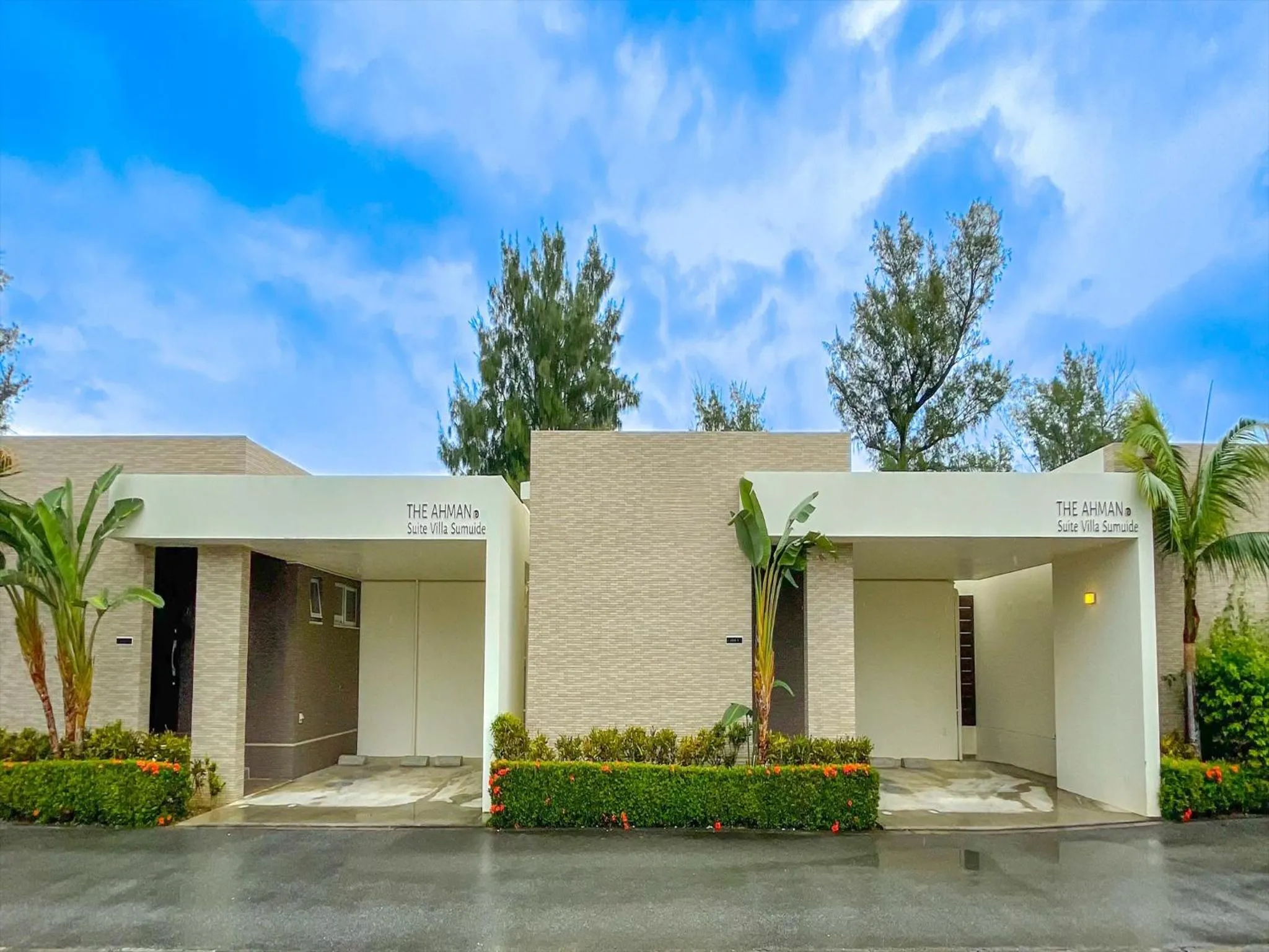 Property building in Ahman Suite Villa Sumuide