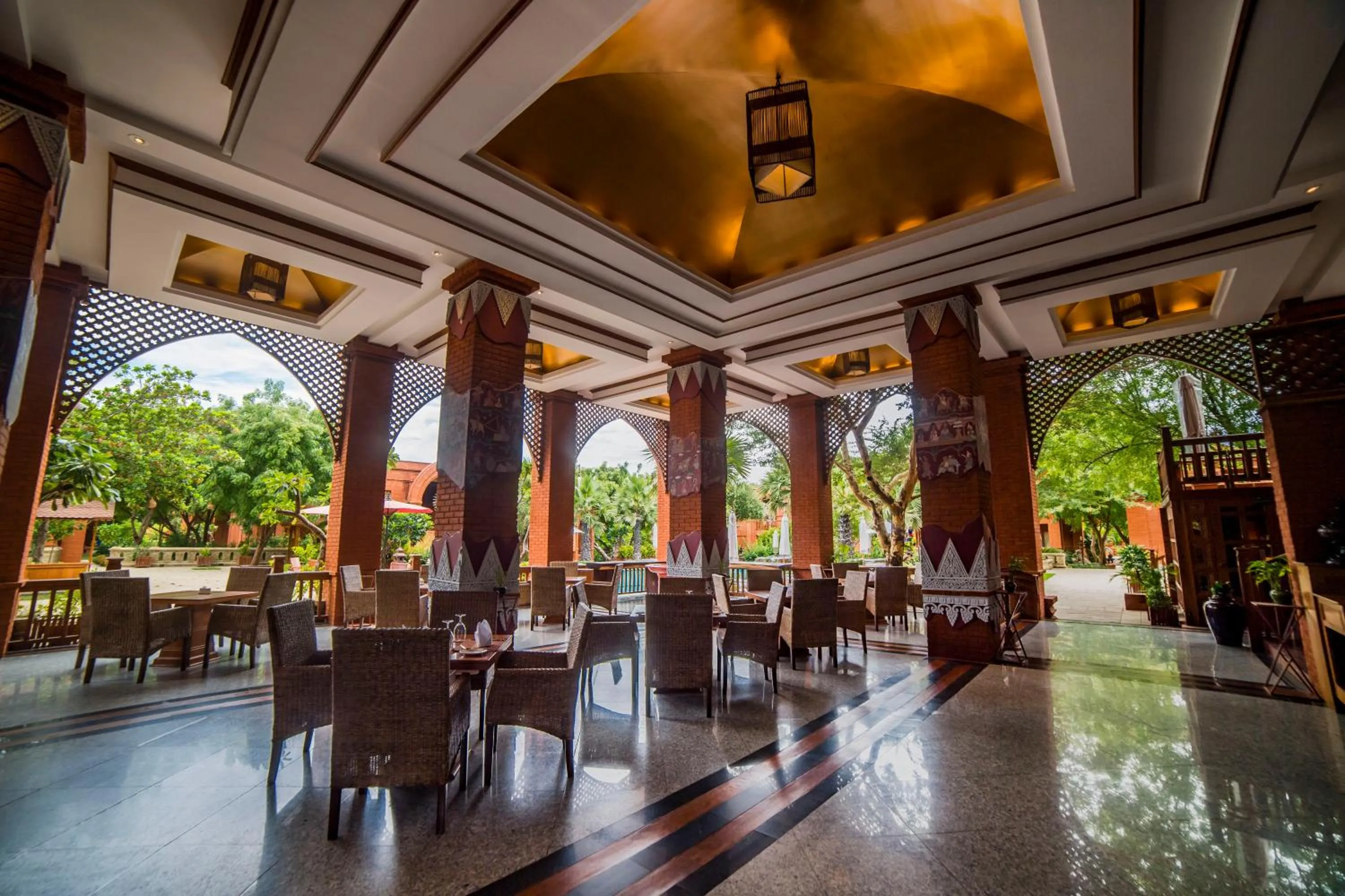 Restaurant/places to eat in Heritage Bagan Hotel