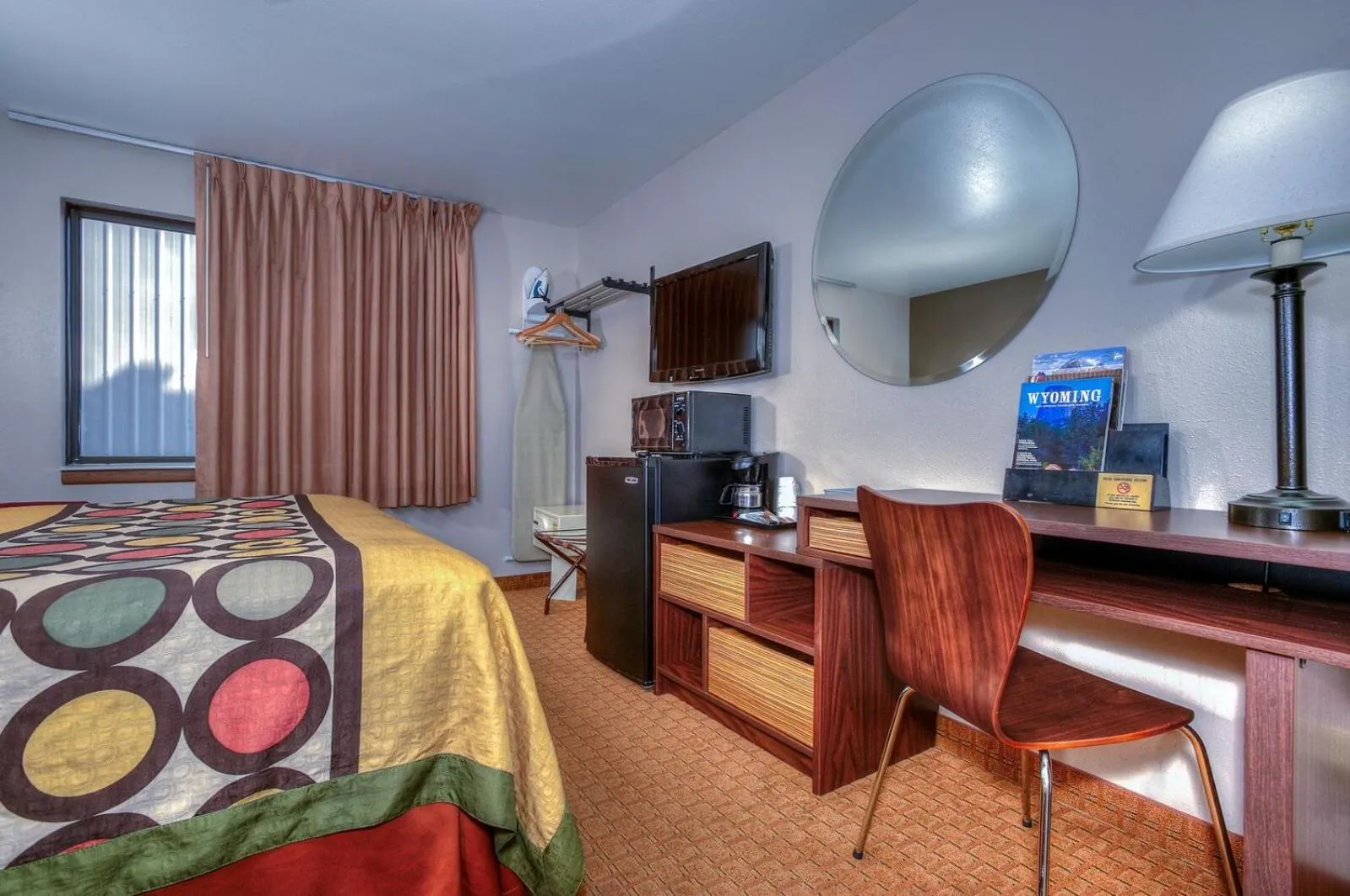 TV and multimedia, Bed in Super 8 by Wyndham Jackson Hole