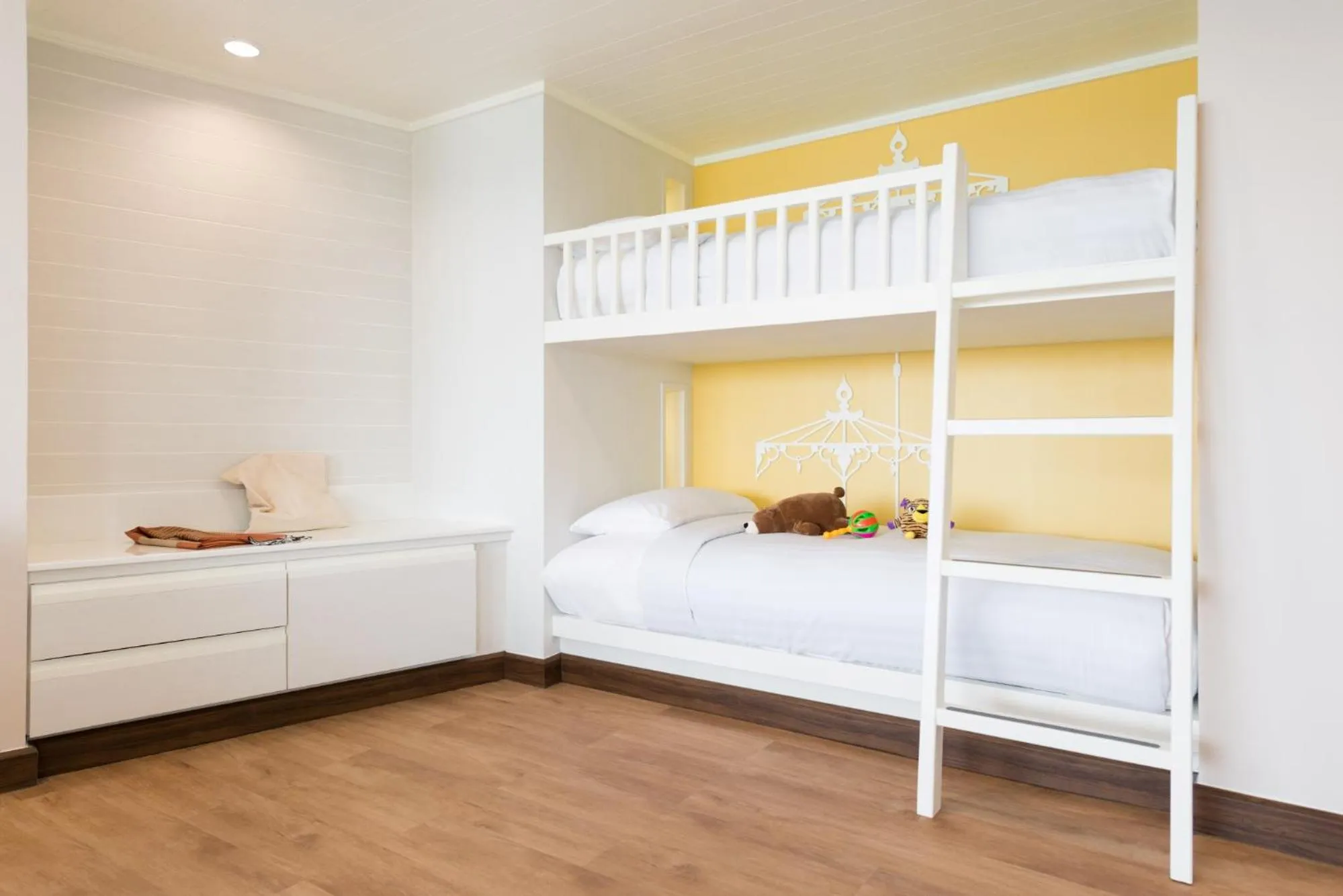 Bedroom, Bed in The Riverie by Katathani