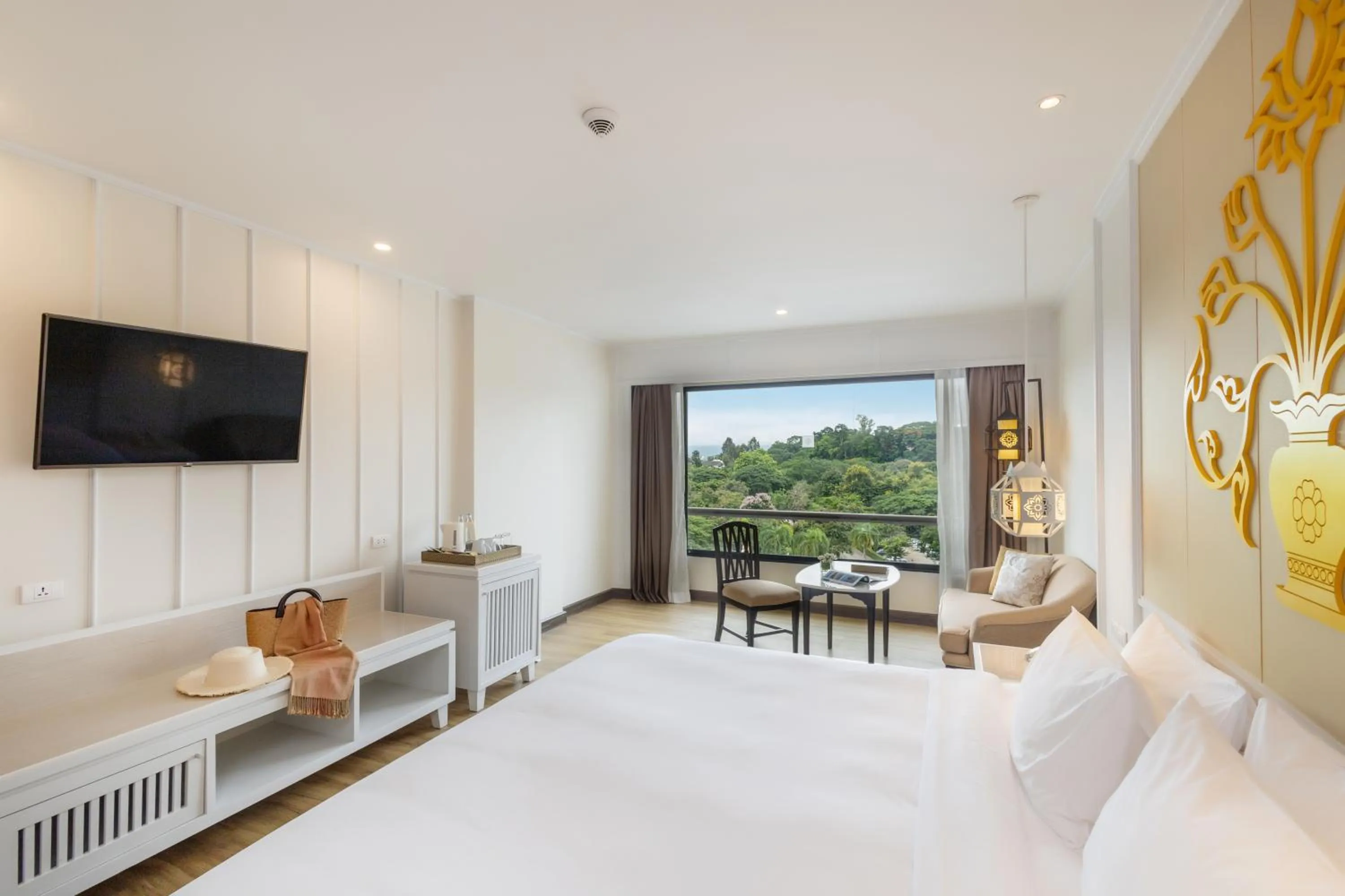 Bedroom, Bed in The Riverie by Katathani