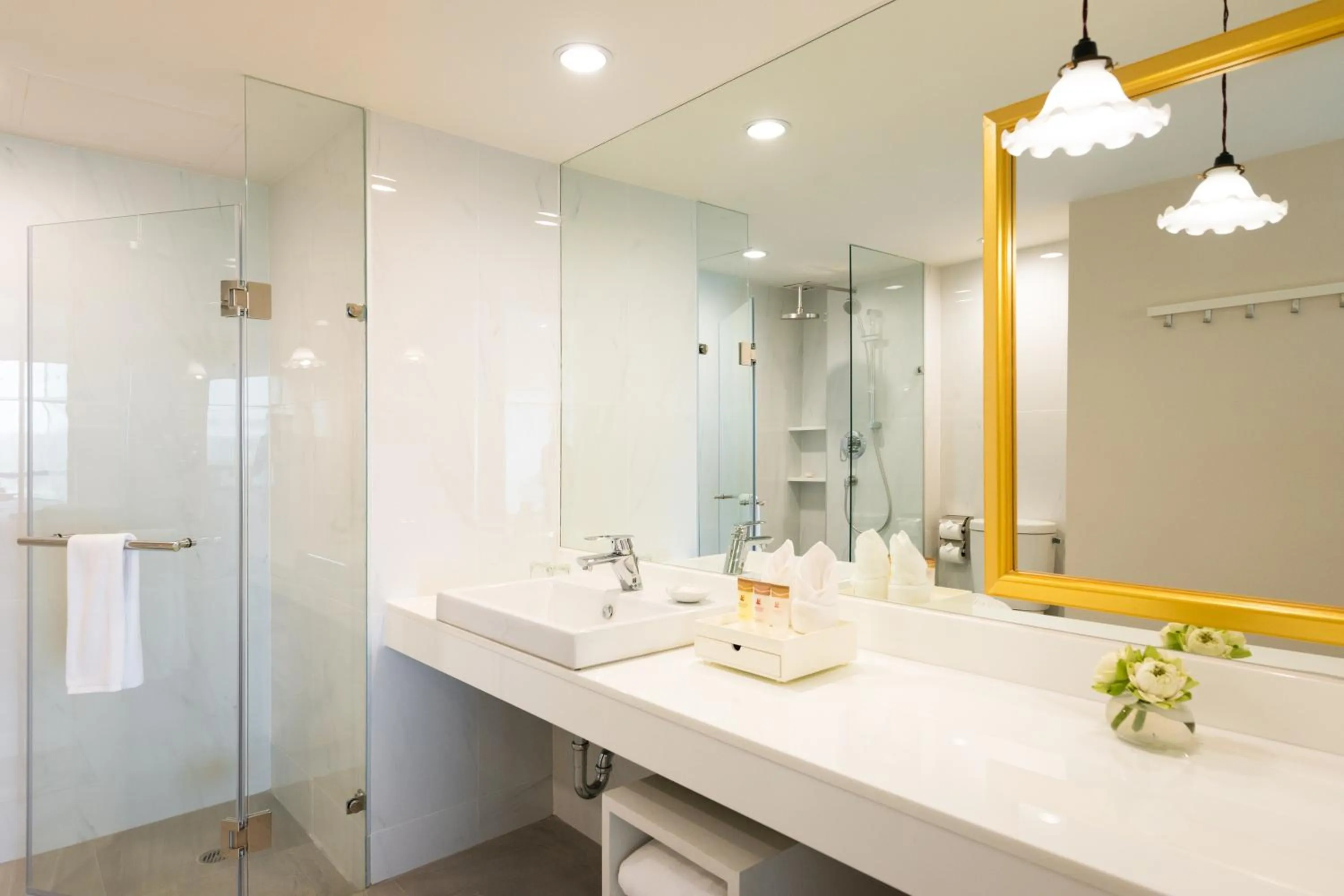 Bathroom in The Riverie by Katathani