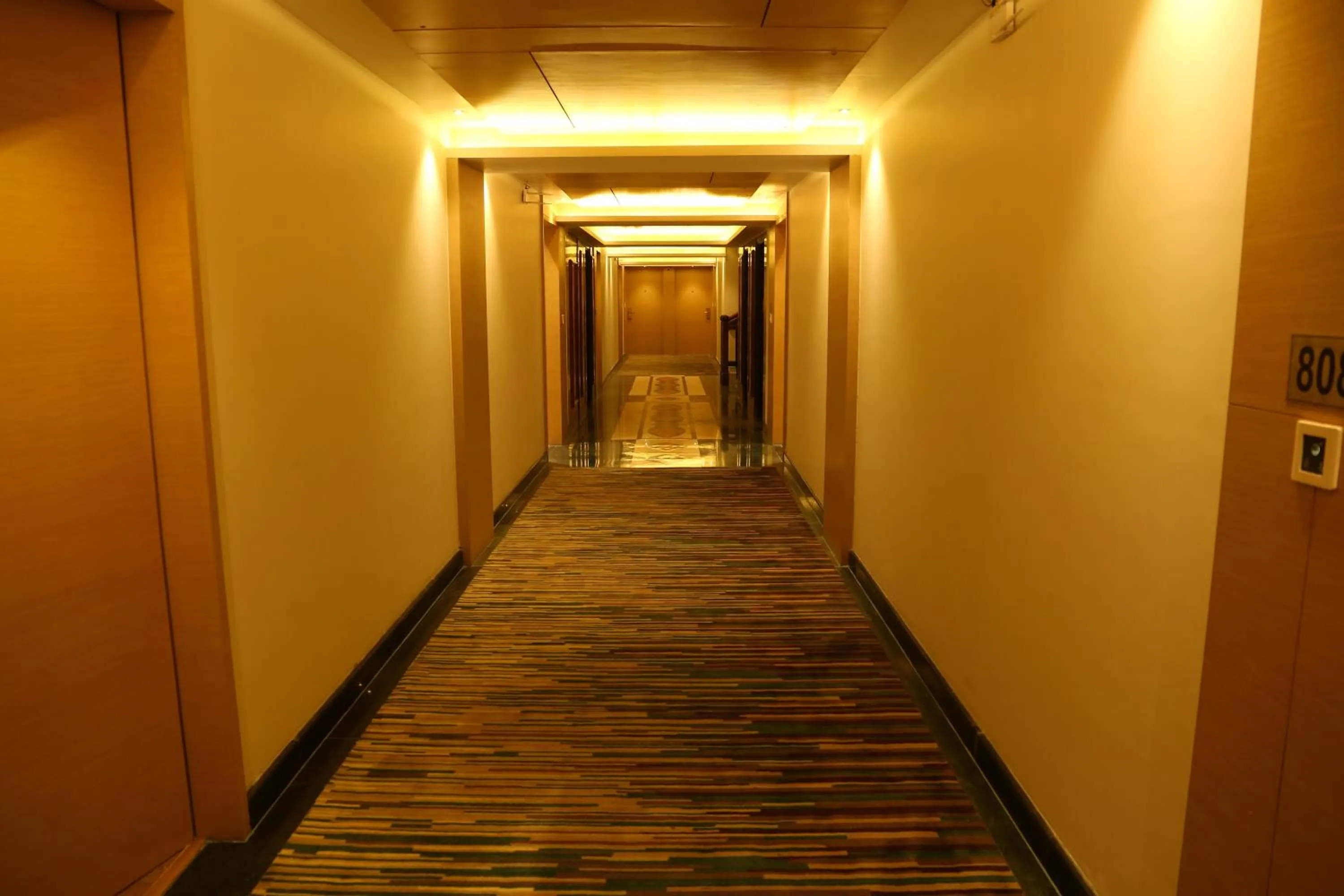 Area and facilities in Sarovar Portico Rivera Ahmedabad