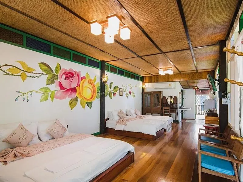 Bed in Baan Imm Sook Resort