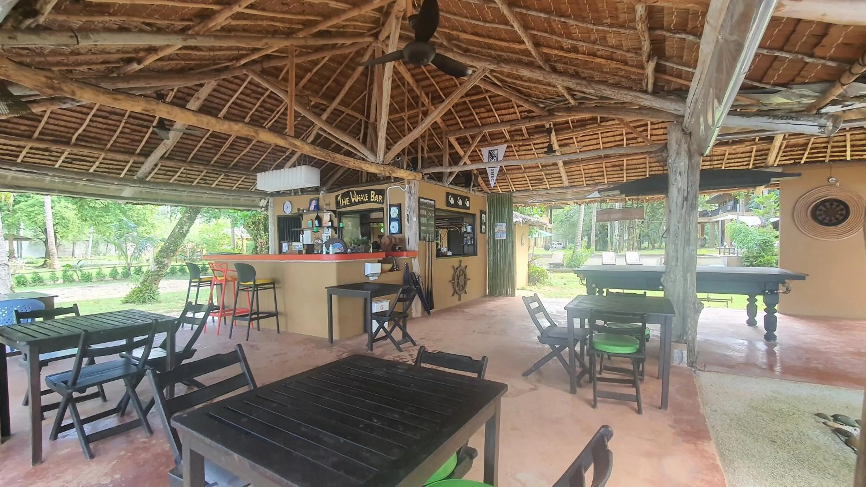 Restaurant/places to eat in Melina Beach Front Bungalows