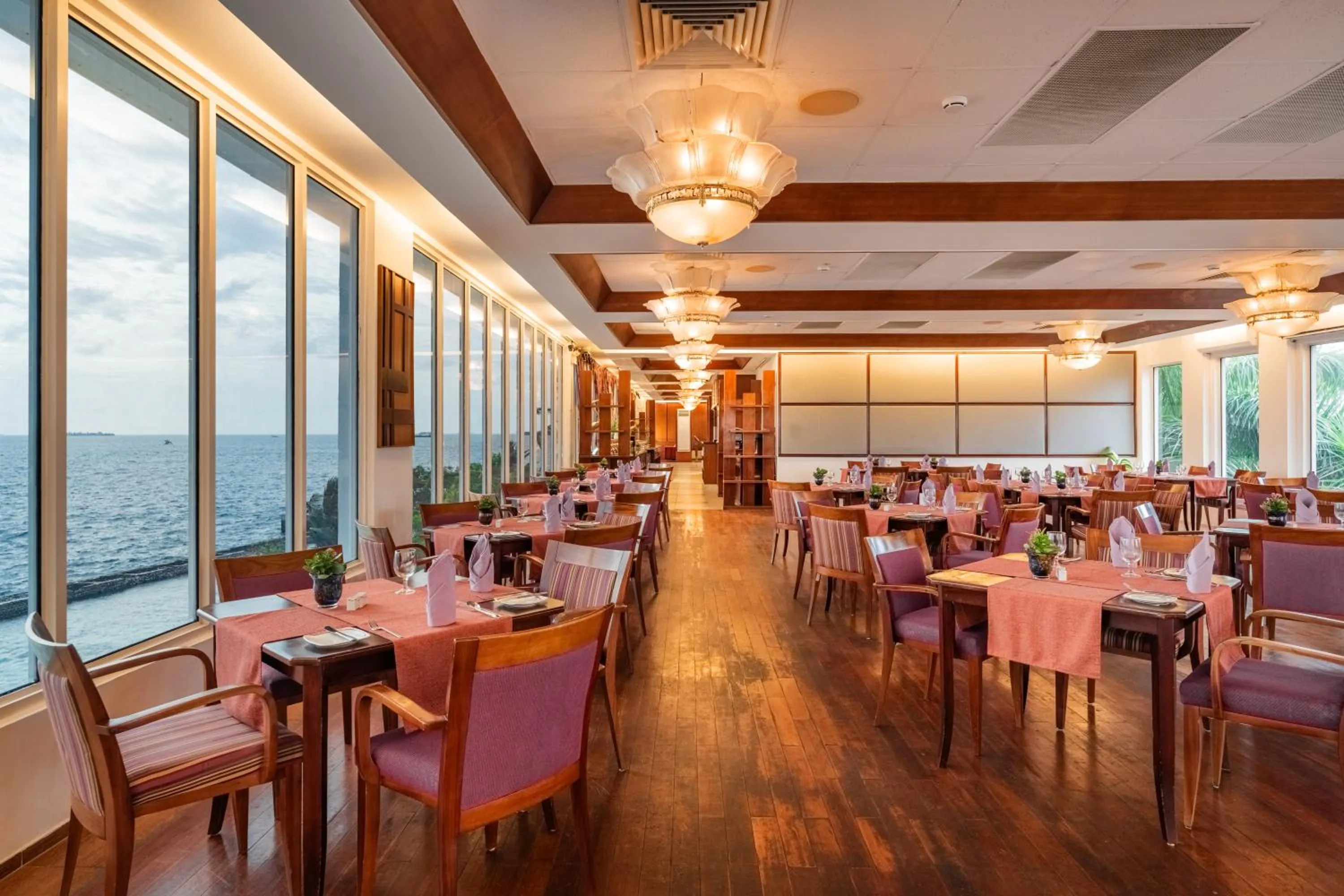 Restaurant/places to eat in Hulhule Island Hotel- Private Beach Access & Airport Pick-up and Drop