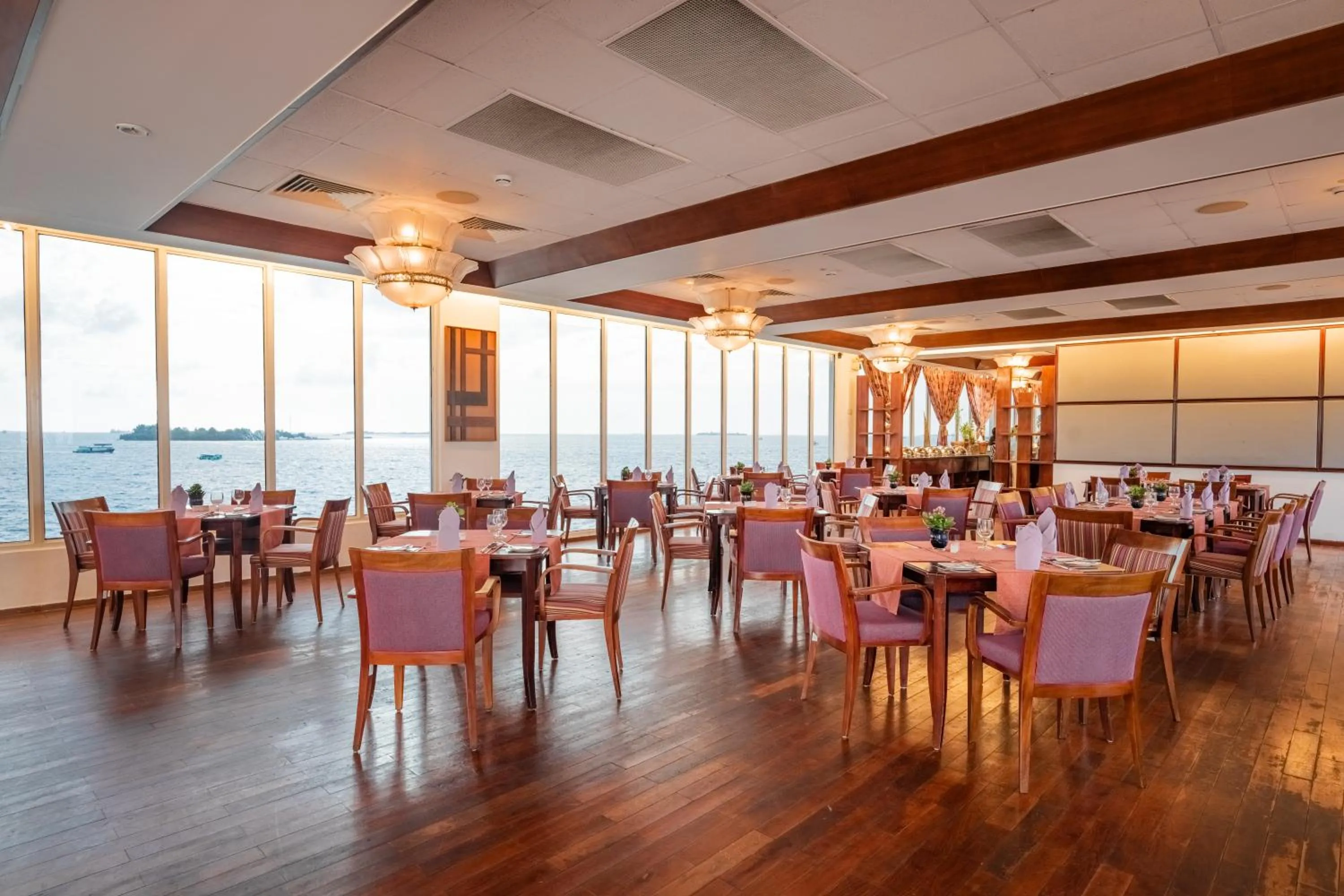 Restaurant/places to eat in Hulhule Island Hotel- Private Beach Access & Airport Pick-up and Drop