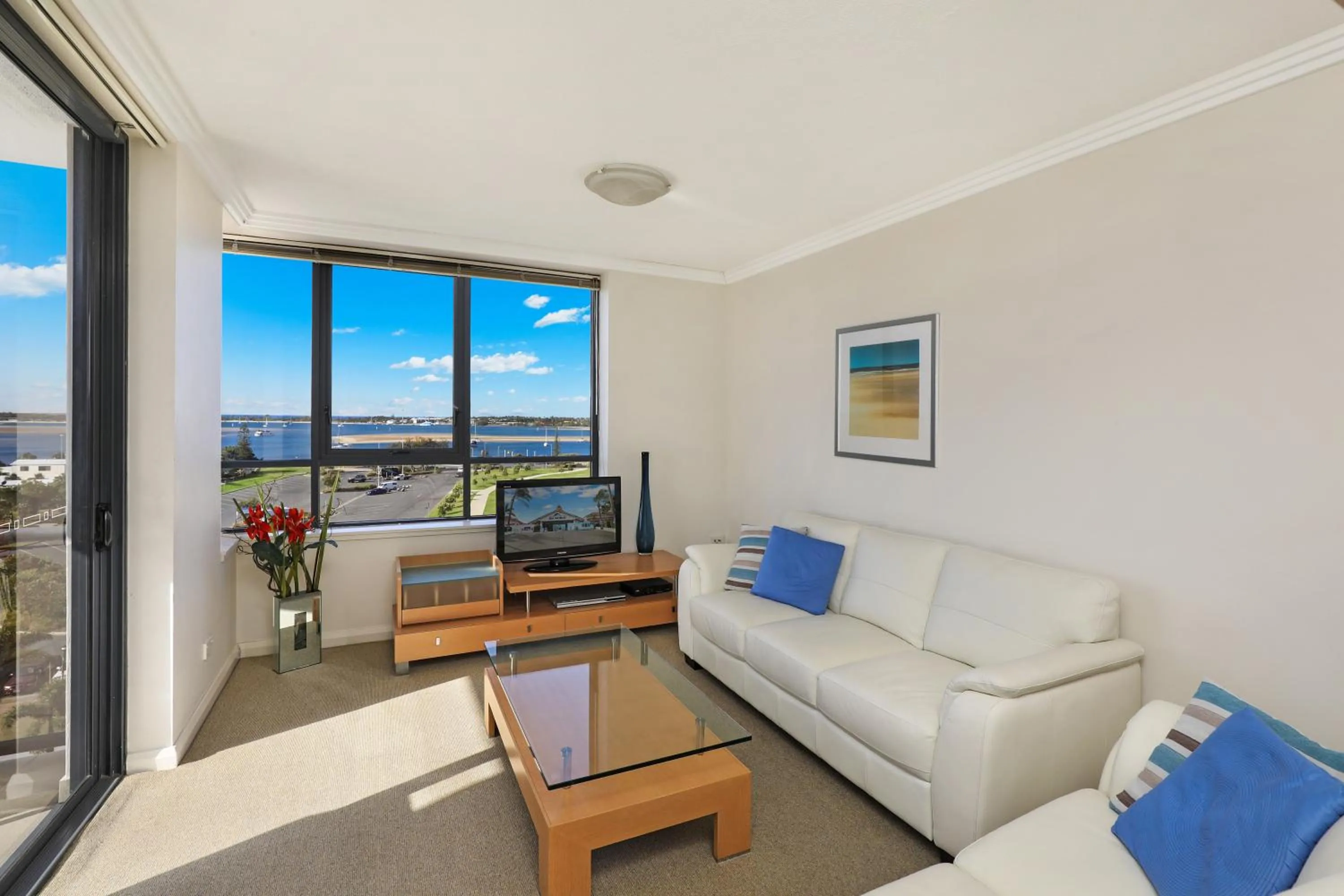 Living room in Aqualine Apartments On The Broadwater
