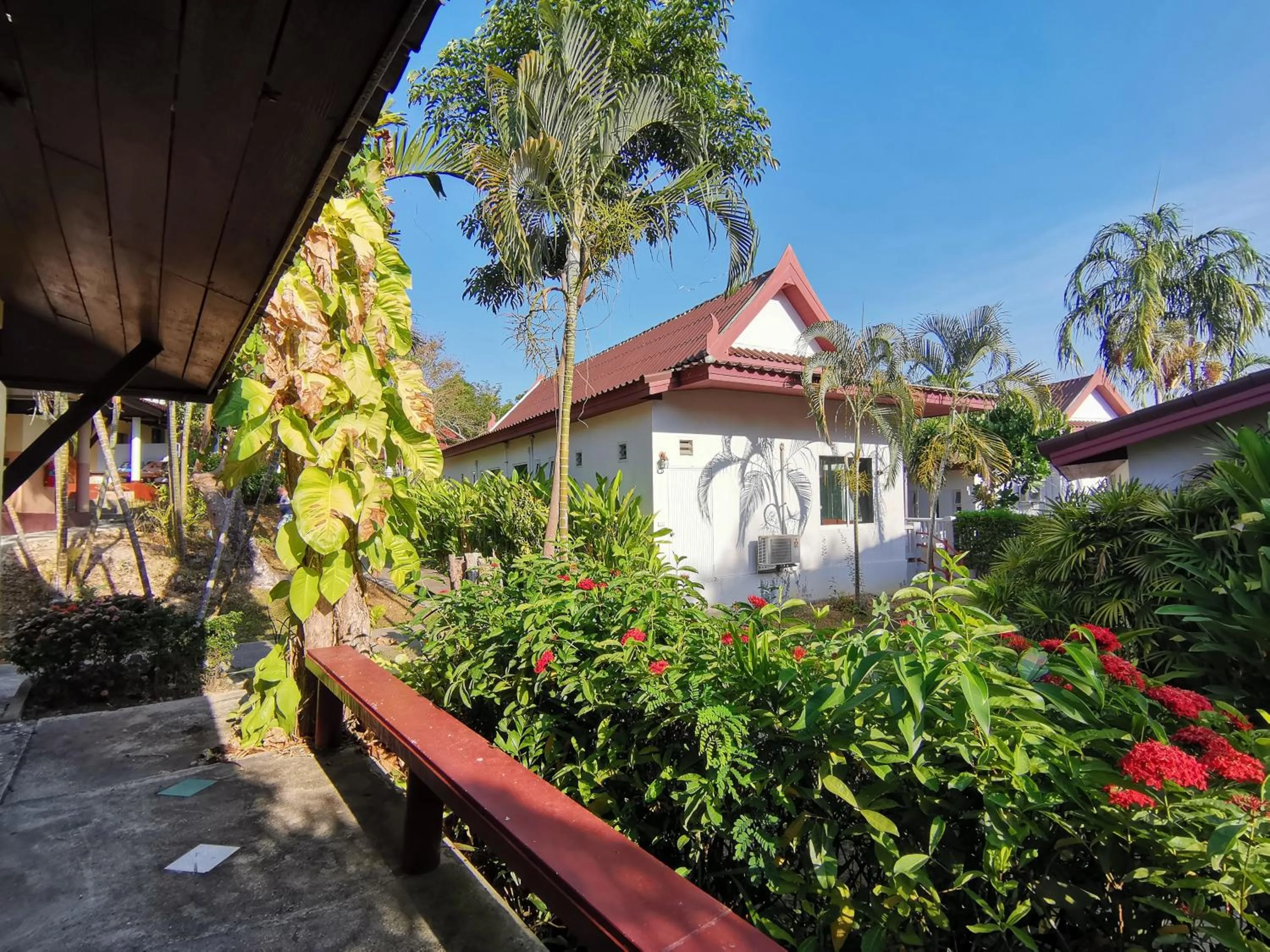 Property building in Holiday Villa, Lanta