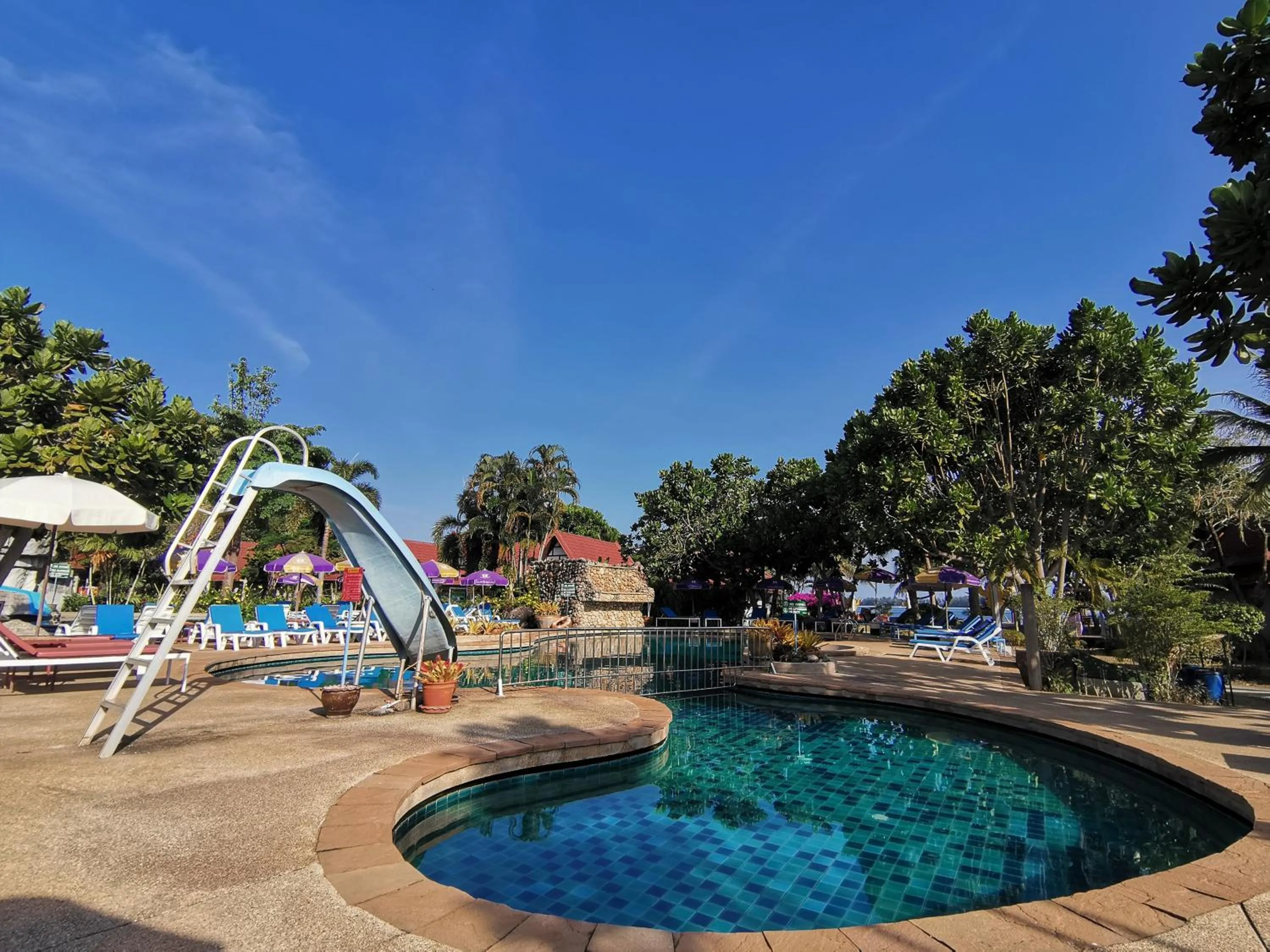 Swimming pool in Holiday Villa, Lanta