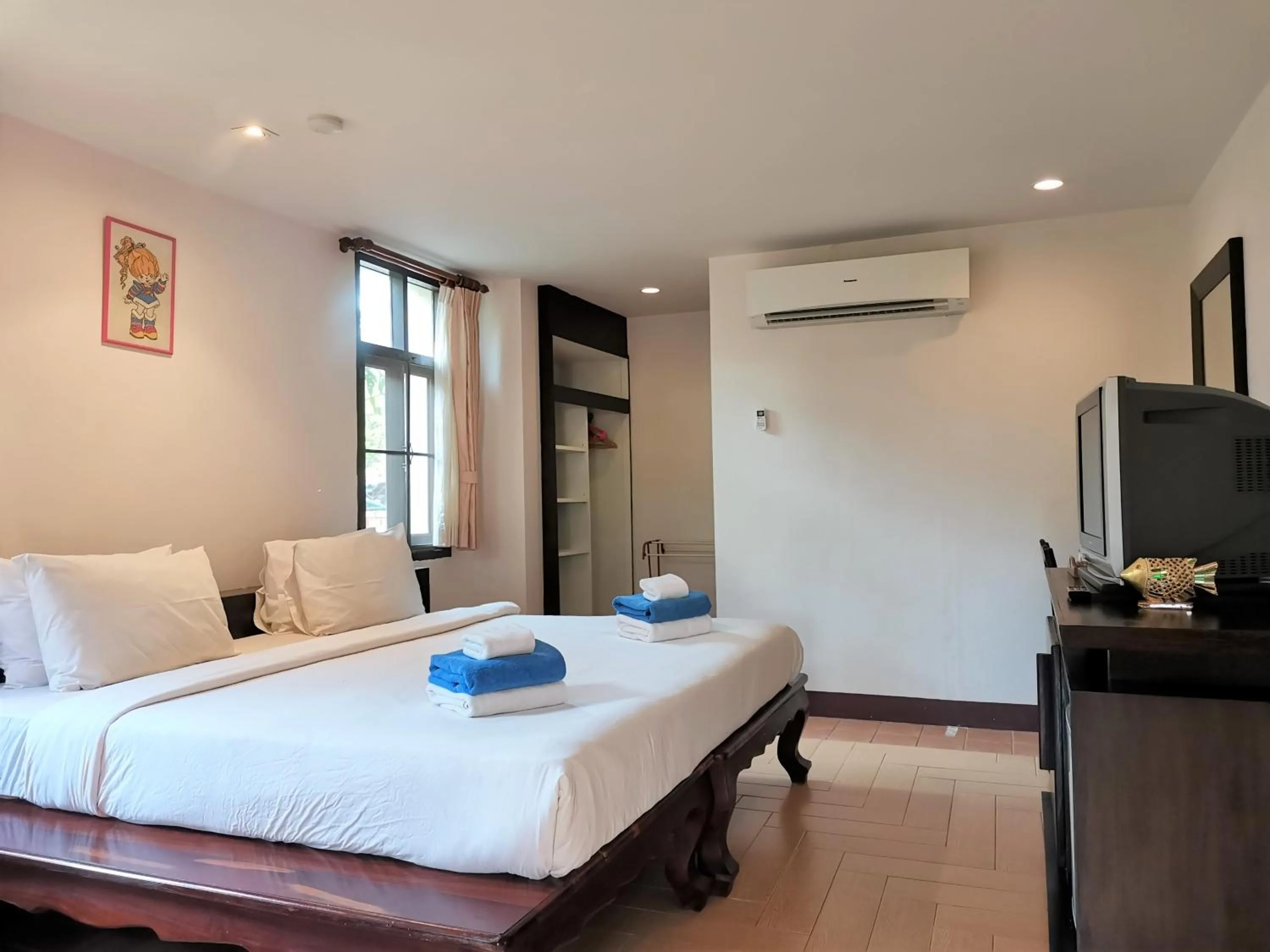 Bed in Holiday Villa, Lanta