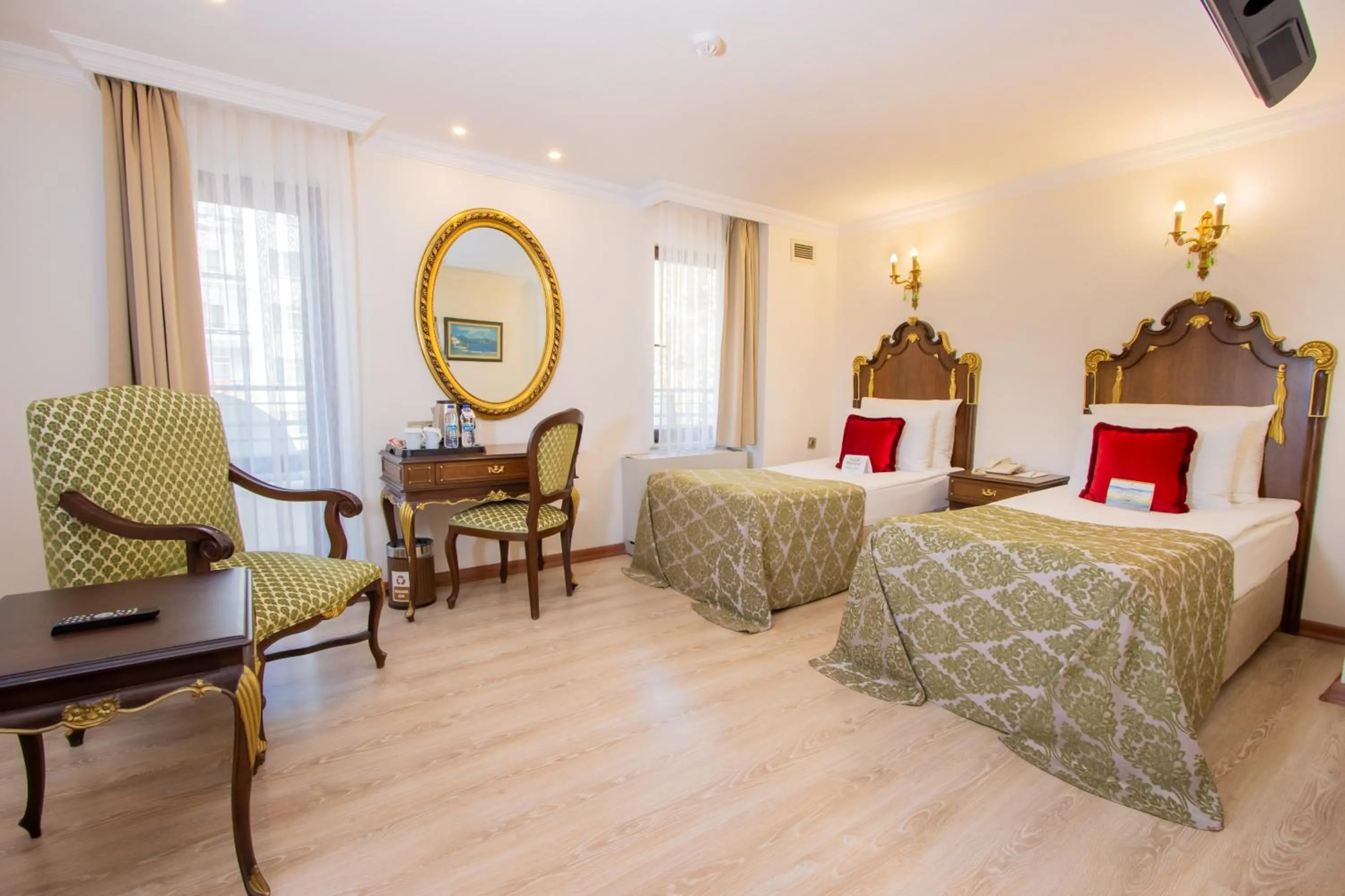 Photo of the whole room, Bed in Hotel Ickale