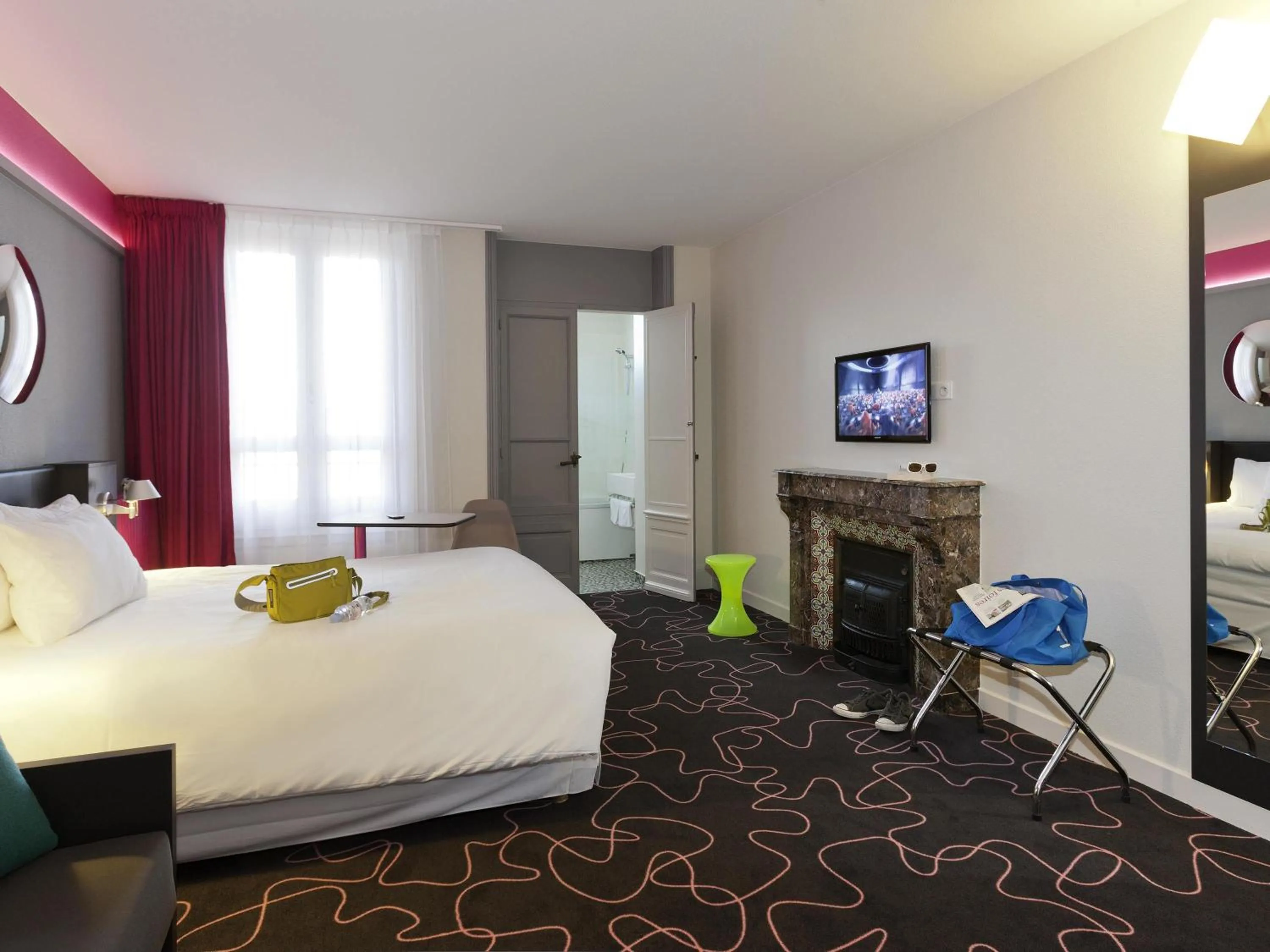 Bedroom, Bed in ibis Styles Roanne Centre Gare