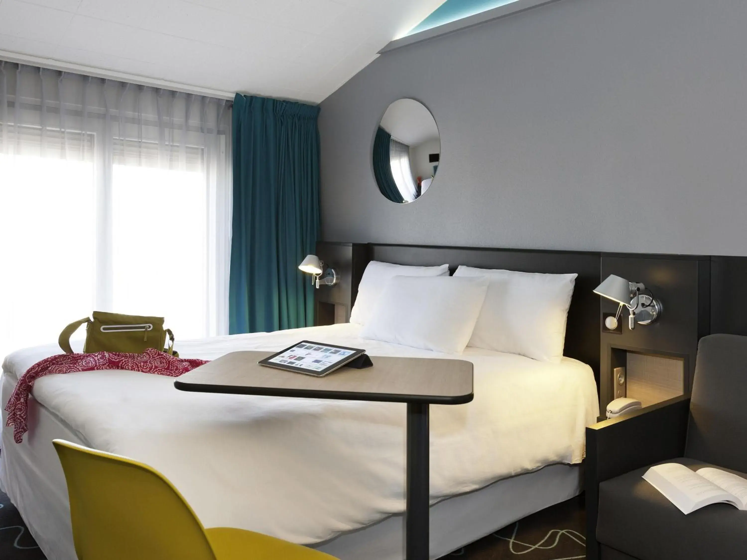 Standard Room with 1 Double Bed and 1 Sofa Bed in ibis Styles Roanne Centre Gare Standard Room with 1 Double Bed and 1 Sofa Bed in ibis Styles Roanne Centre Gare