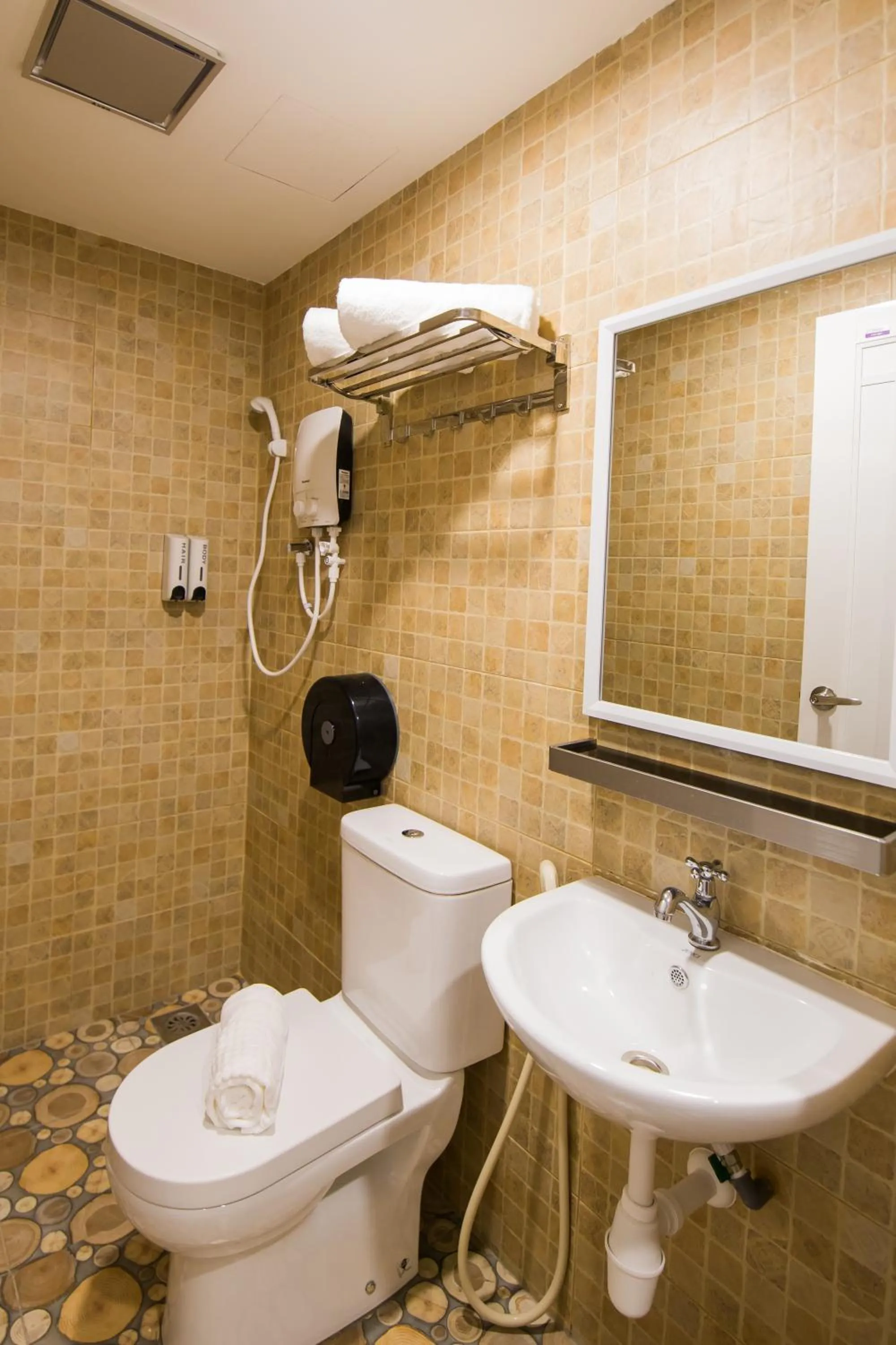 Toilet in Lavender Inn USJ