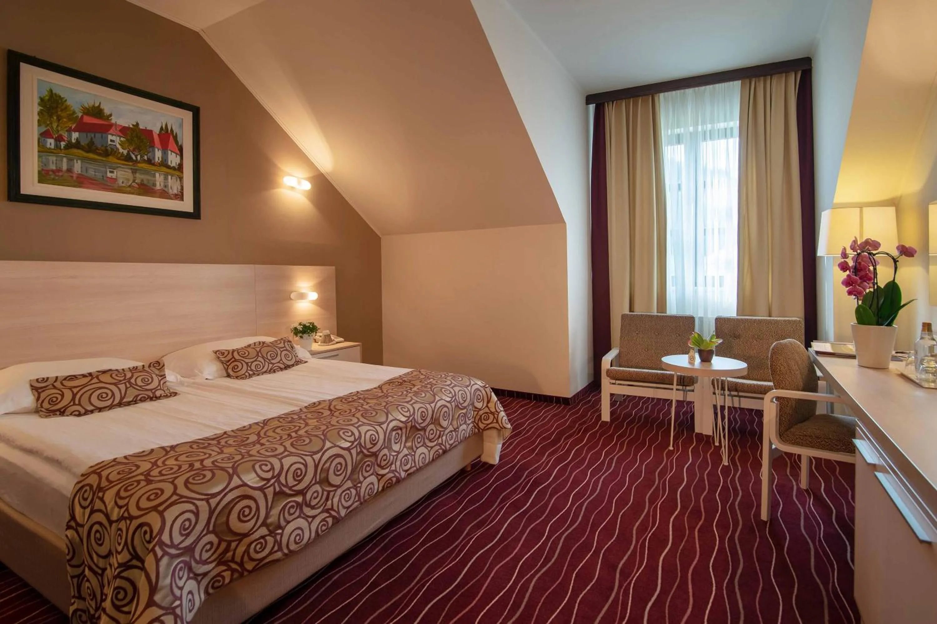 Bed in Hotel Zagreb - Health & Beauty