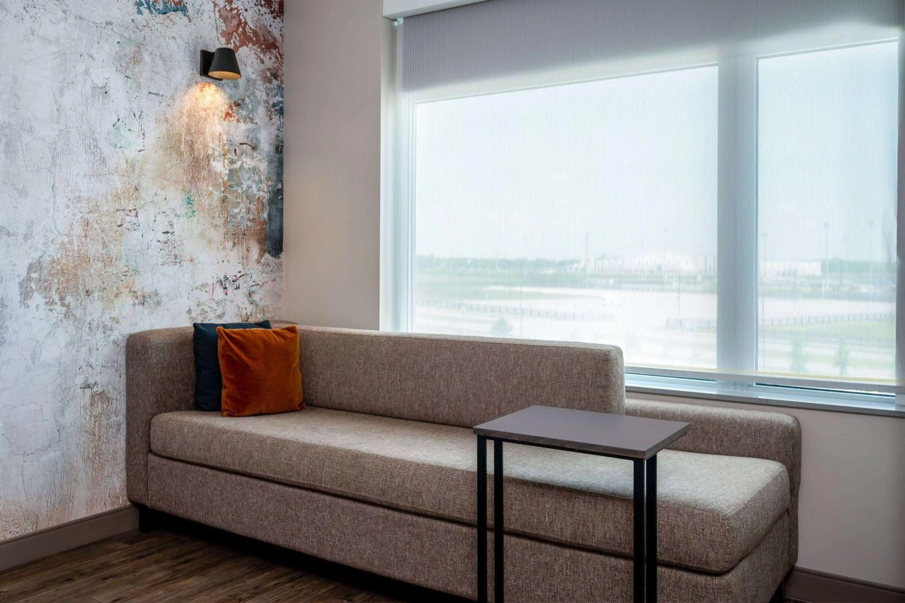 Photo of the whole room in Wyndham Westfield