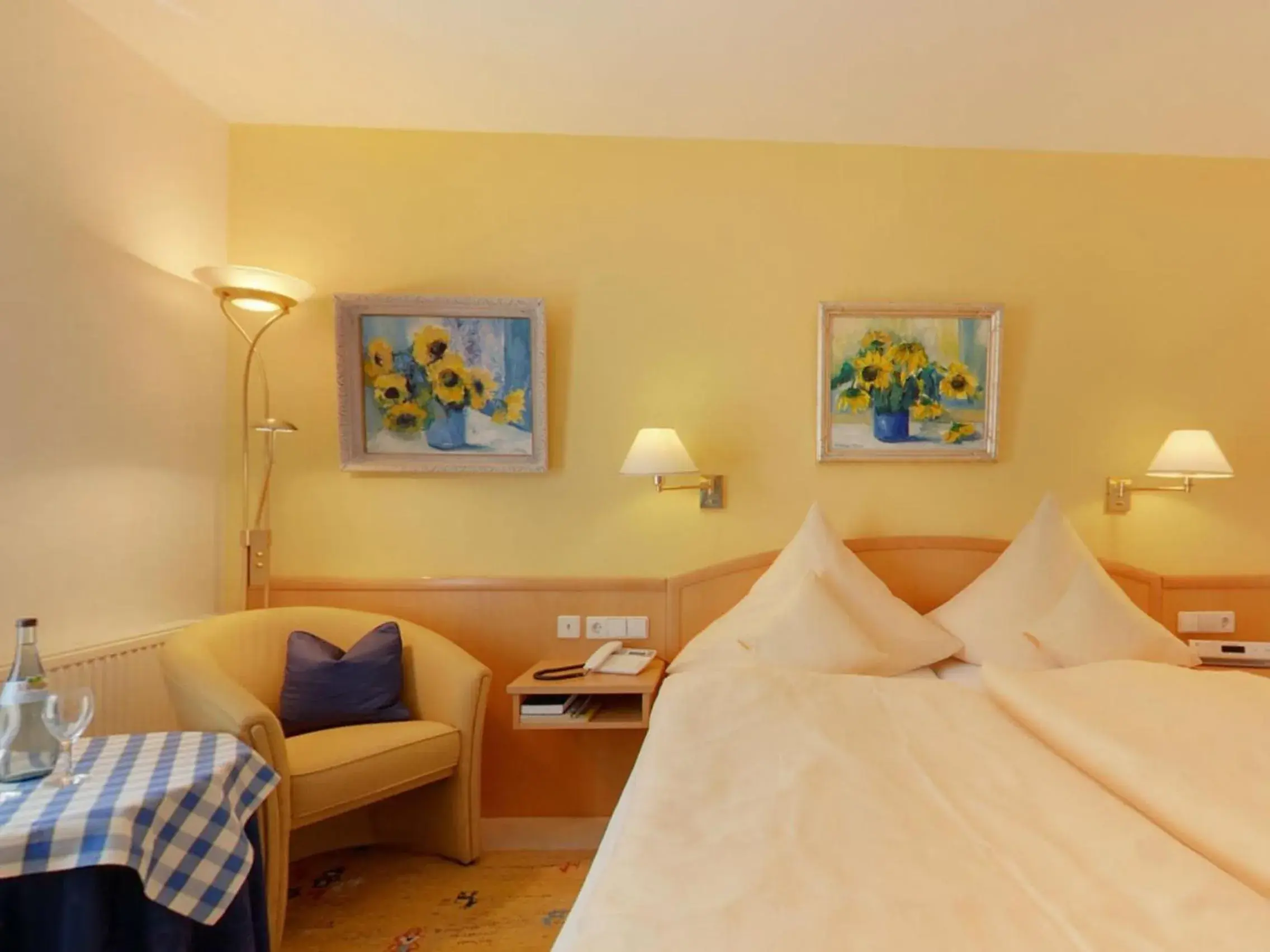 Comfort Double Room - single occupancy in Hotel Garni in der Breite Comfort Double Room - single occupancy in Hotel Garni in der Breite