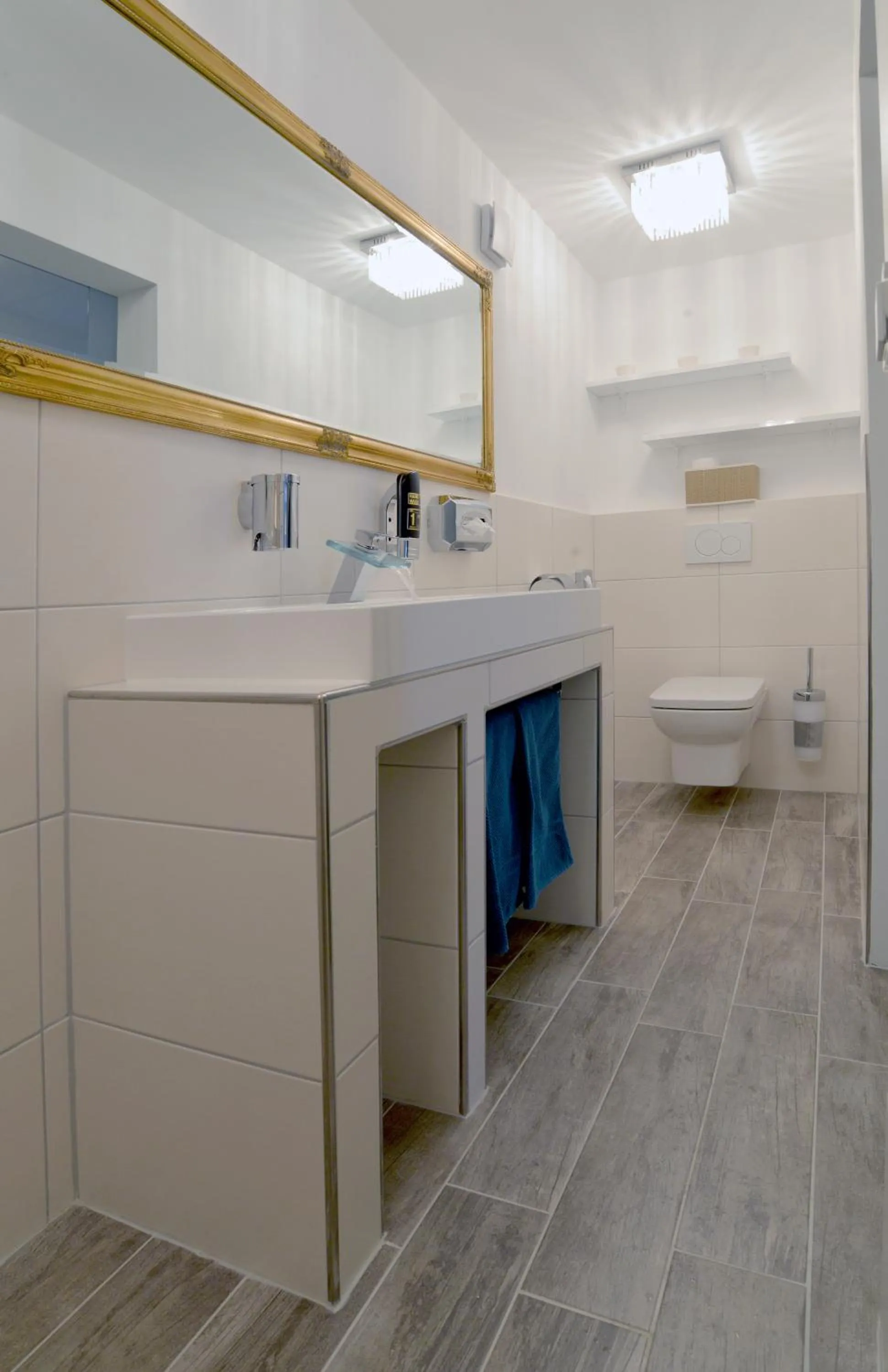 Bathroom in Hotel Zehnthof