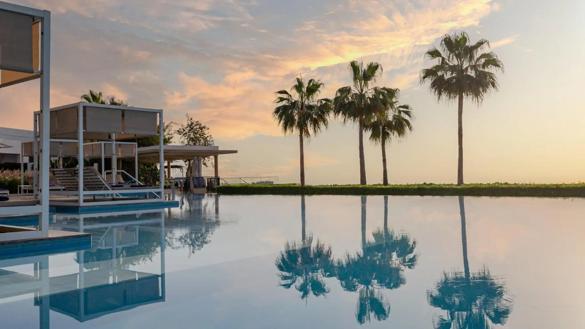 Swimming pool in InterContinental Fujairah Resort by IHG