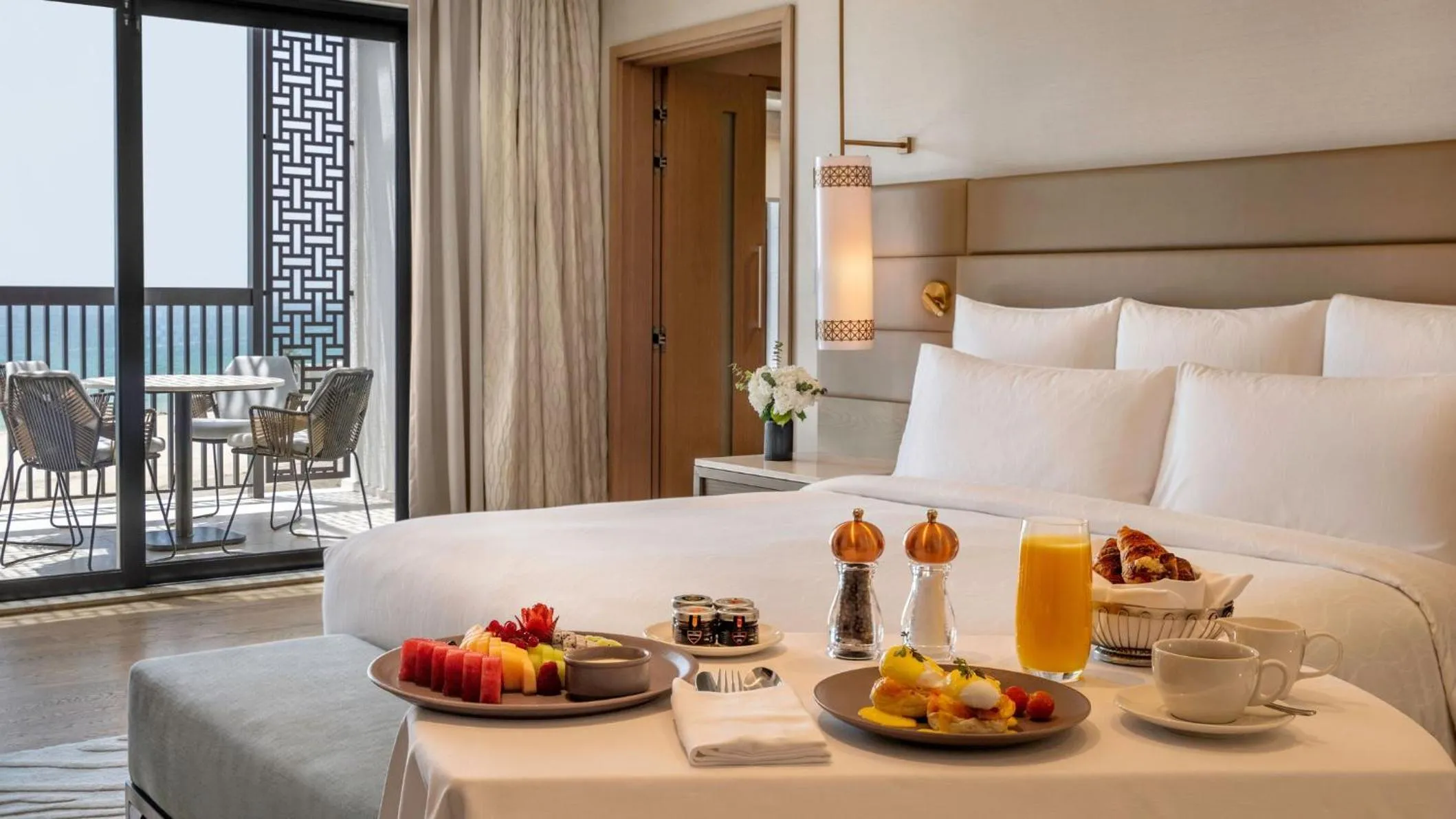 Photo of the whole room, Bed in InterContinental Fujairah Resort by IHG