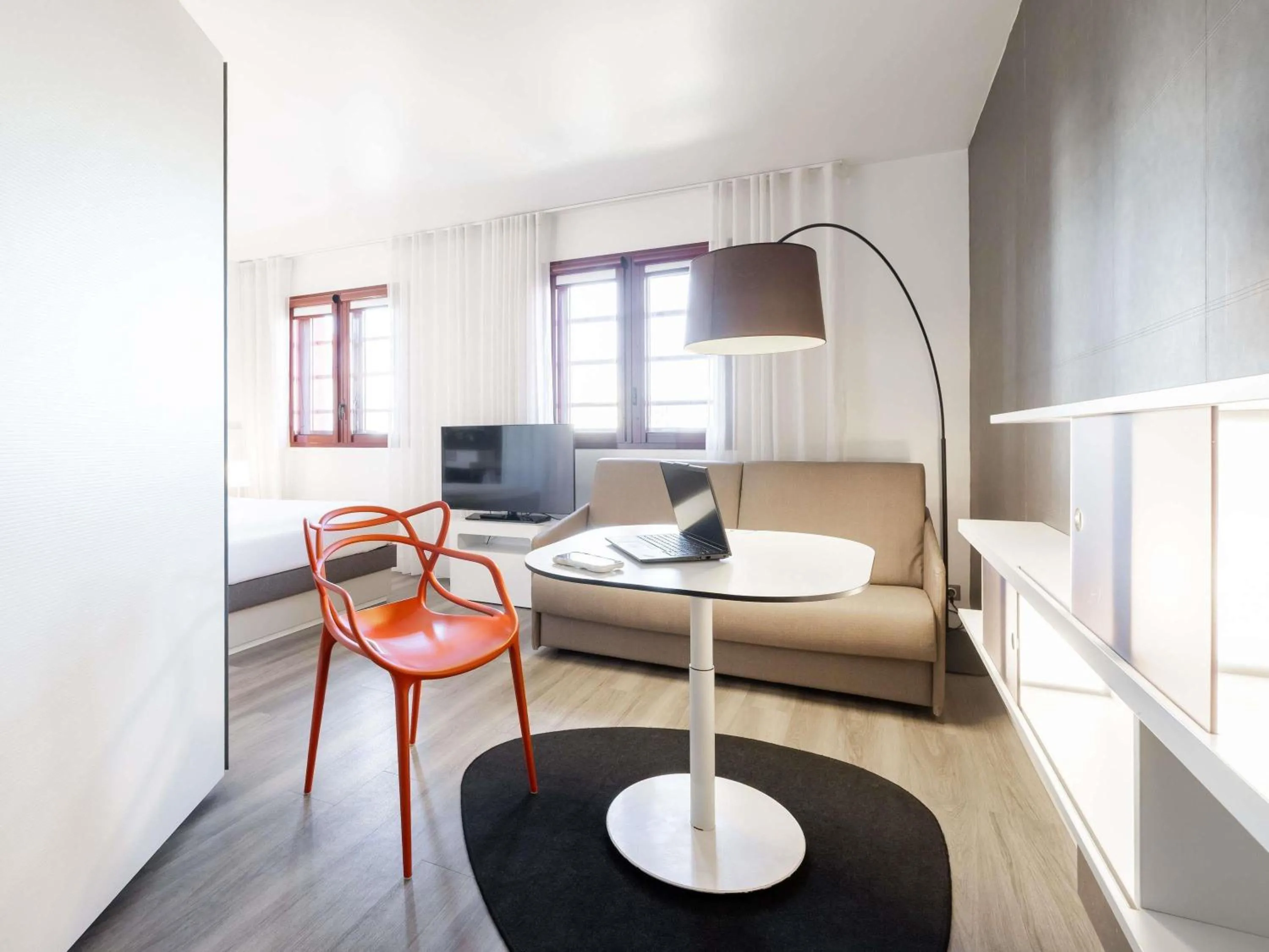 Bedroom, Bed in Novotel Suites Perpignan Centre - Grandes Suites & Confort Centre-Ville