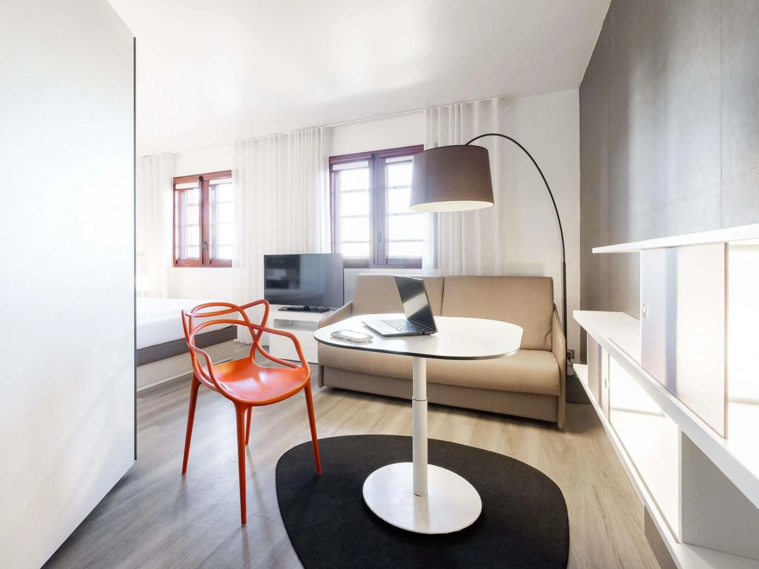 Bedroom, Bed in Novotel Suites Perpignan Centre - Grandes Suites & Confort Centre-Ville