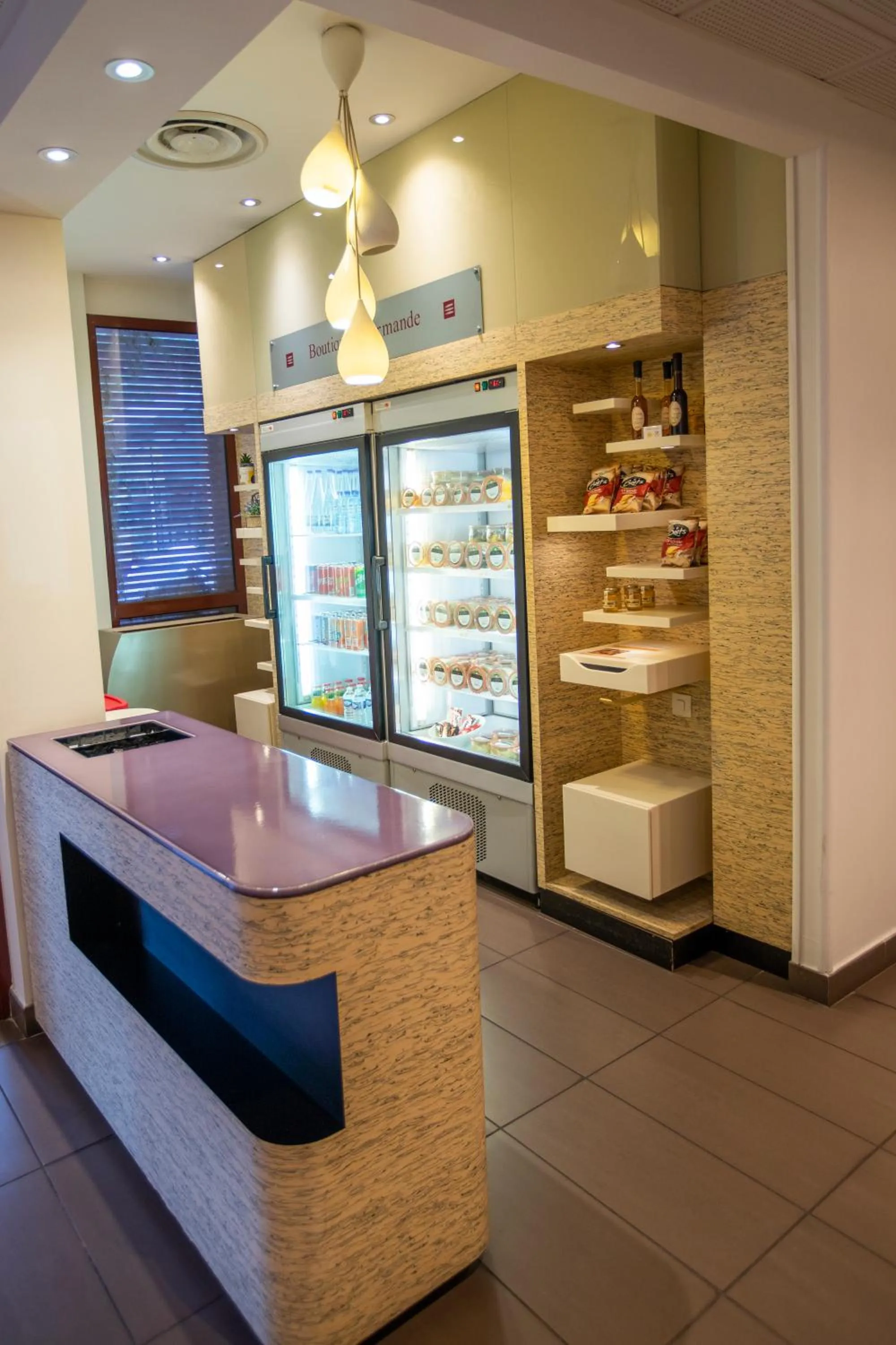 Restaurant/places to eat in Novotel Suites Perpignan Centre - Grandes Suites & Confort Centre-Ville