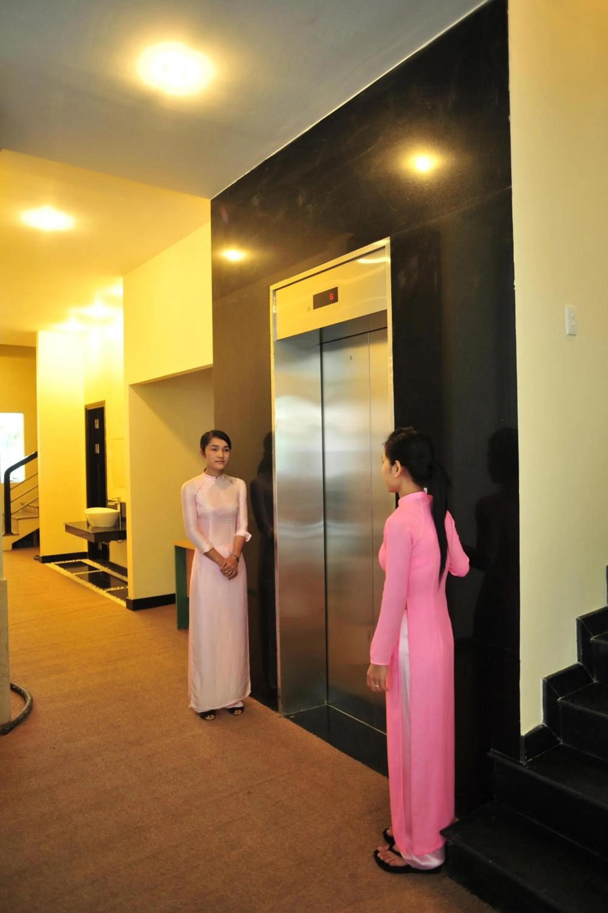 People in Than Thien - Friendly Hotel